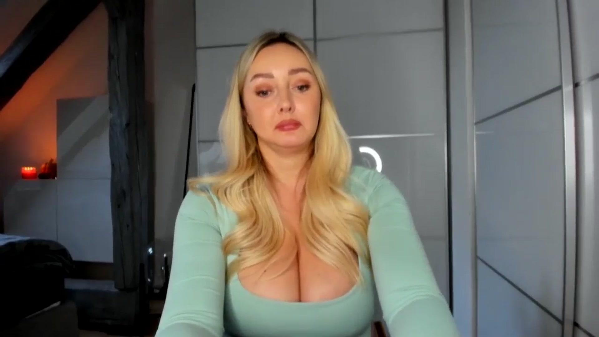Gallery image thumbnail from Mi_Ha's myfreecams stream on, 10/27/2025, 16:08 image 7 of 20