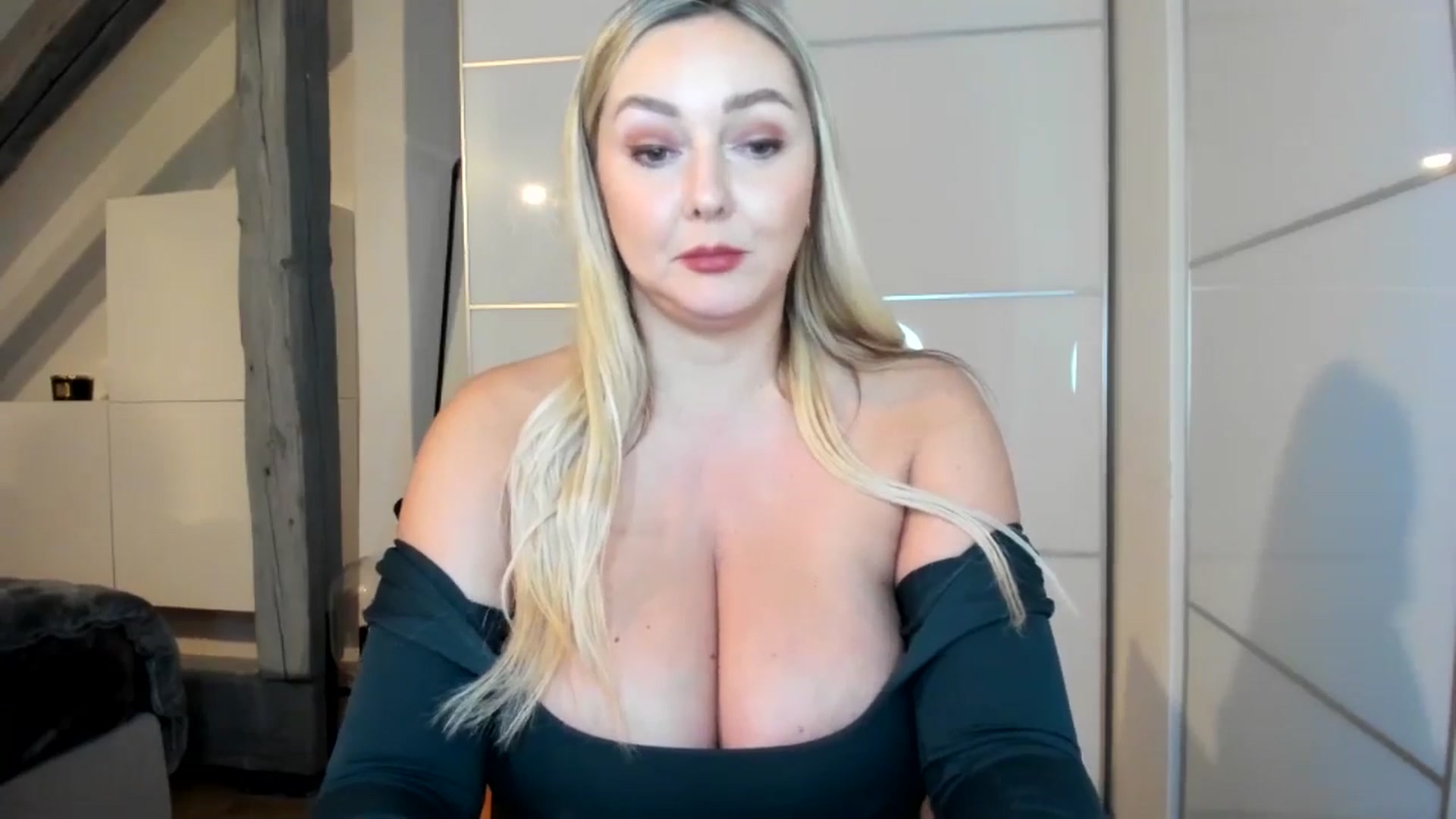 Gallery image thumbnail from Mi_Ha's myfreecams stream on, 11/03/2025, 17:37 image 19 of 20