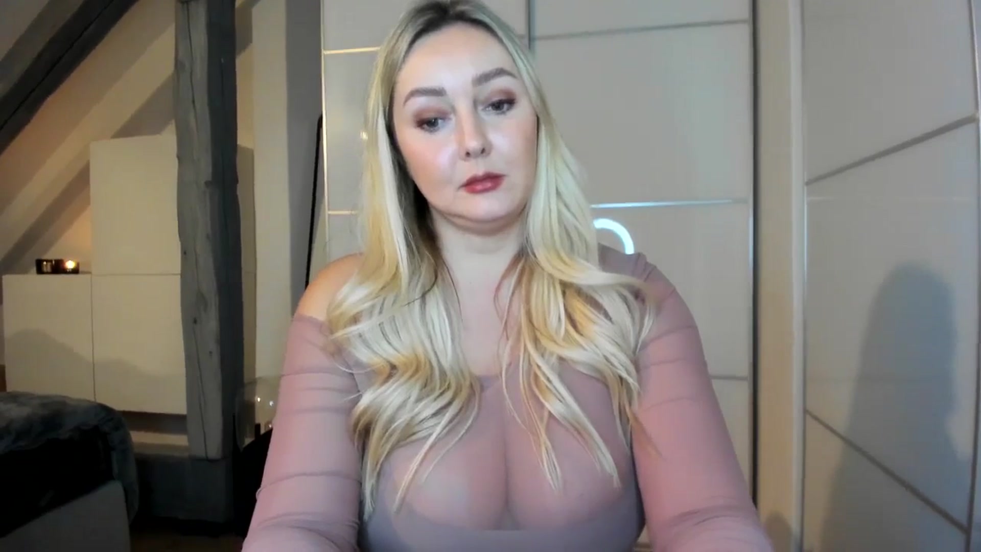 Gallery image thumbnail from Mi_Ha's myfreecams stream on, 11/04/2025, 17:35 image 3 of 20