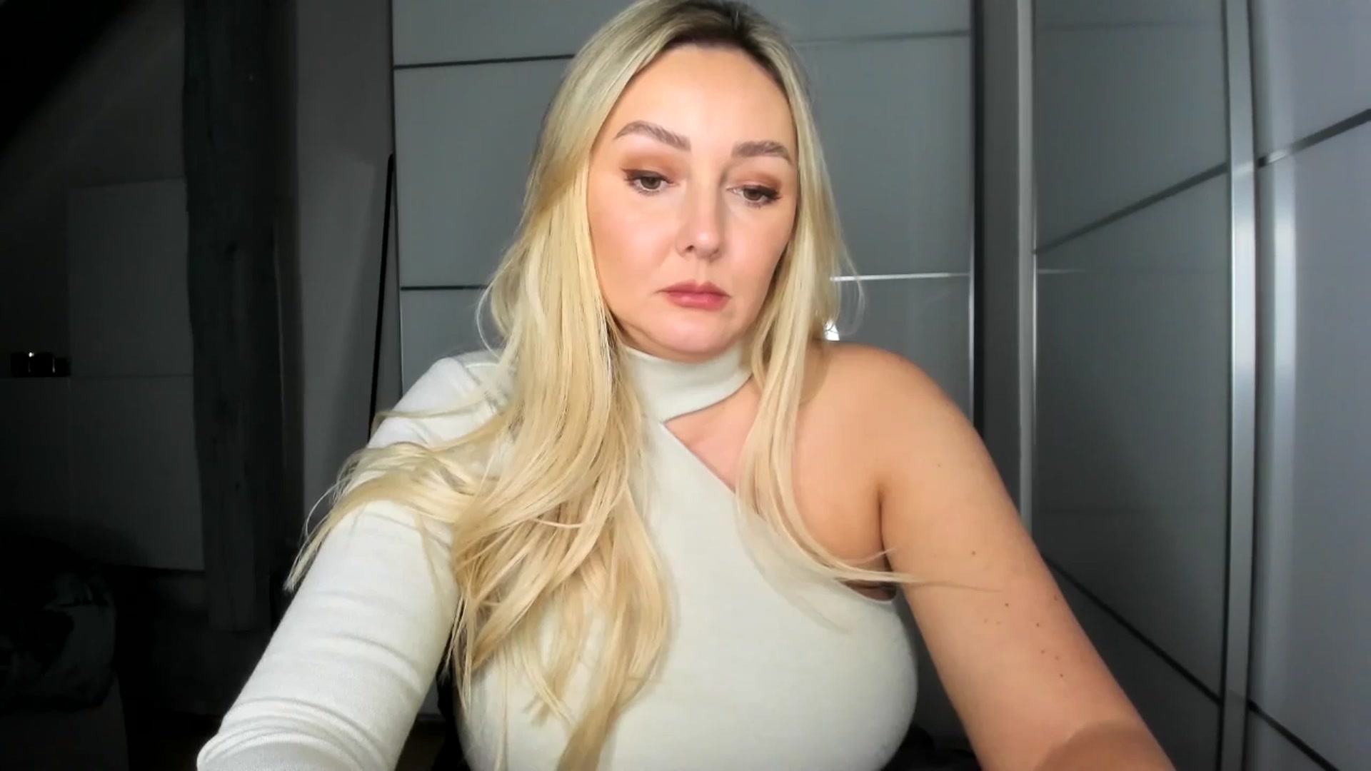 Gallery image thumbnail from Mi_Ha's myfreecams stream on, 11/07/2025, 17:15 image 11 of 20