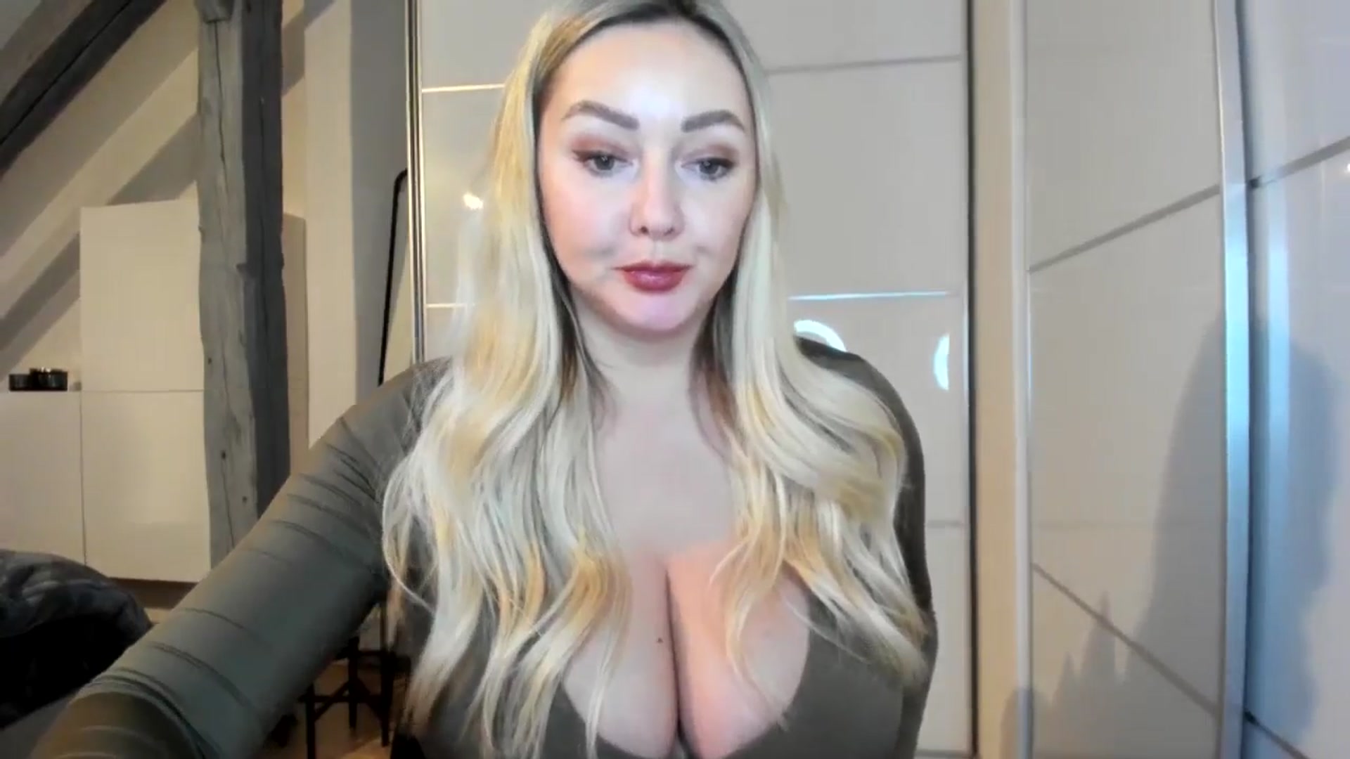 Gallery image thumbnail from Mi_Ha's myfreecams stream on, 11/10/2025, 21:32 image 11 of 20