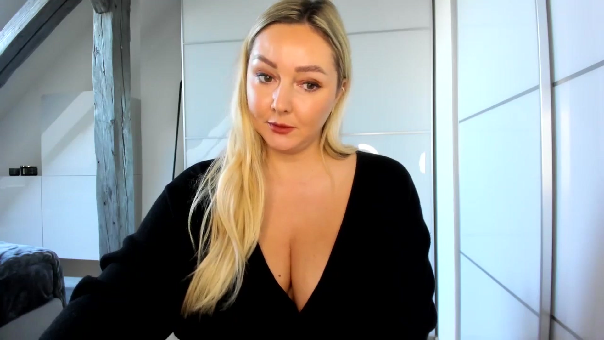 Gallery image thumbnail from Mi_Ha's myfreecams stream on, 11/11/2025, 14:32 image 4 of 20
