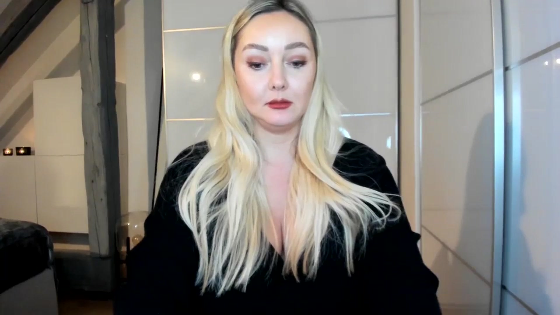 Gallery image thumbnail from Mi_Ha's myfreecams stream on, 11/11/2025, 21:27 image 3 of 20