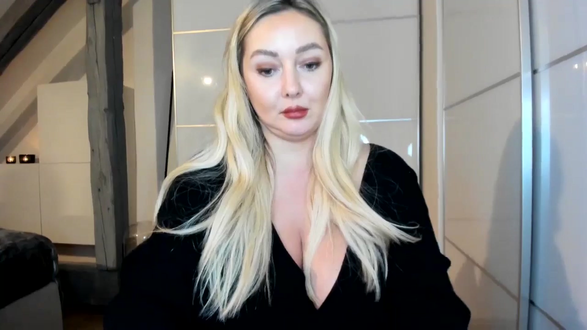 Gallery image thumbnail from Mi_Ha's myfreecams stream on, 11/11/2025, 21:27 image 19 of 20