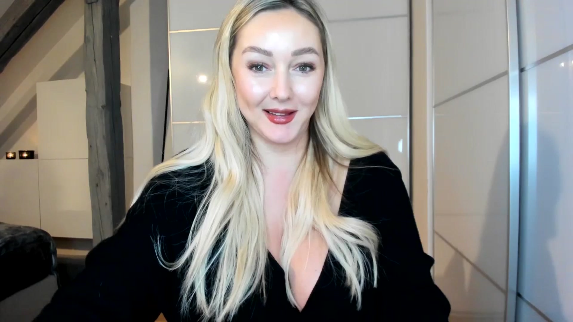 Gallery image thumbnail from Mi_Ha's myfreecams stream on, 11/11/2025, 21:27 image 20 of 20