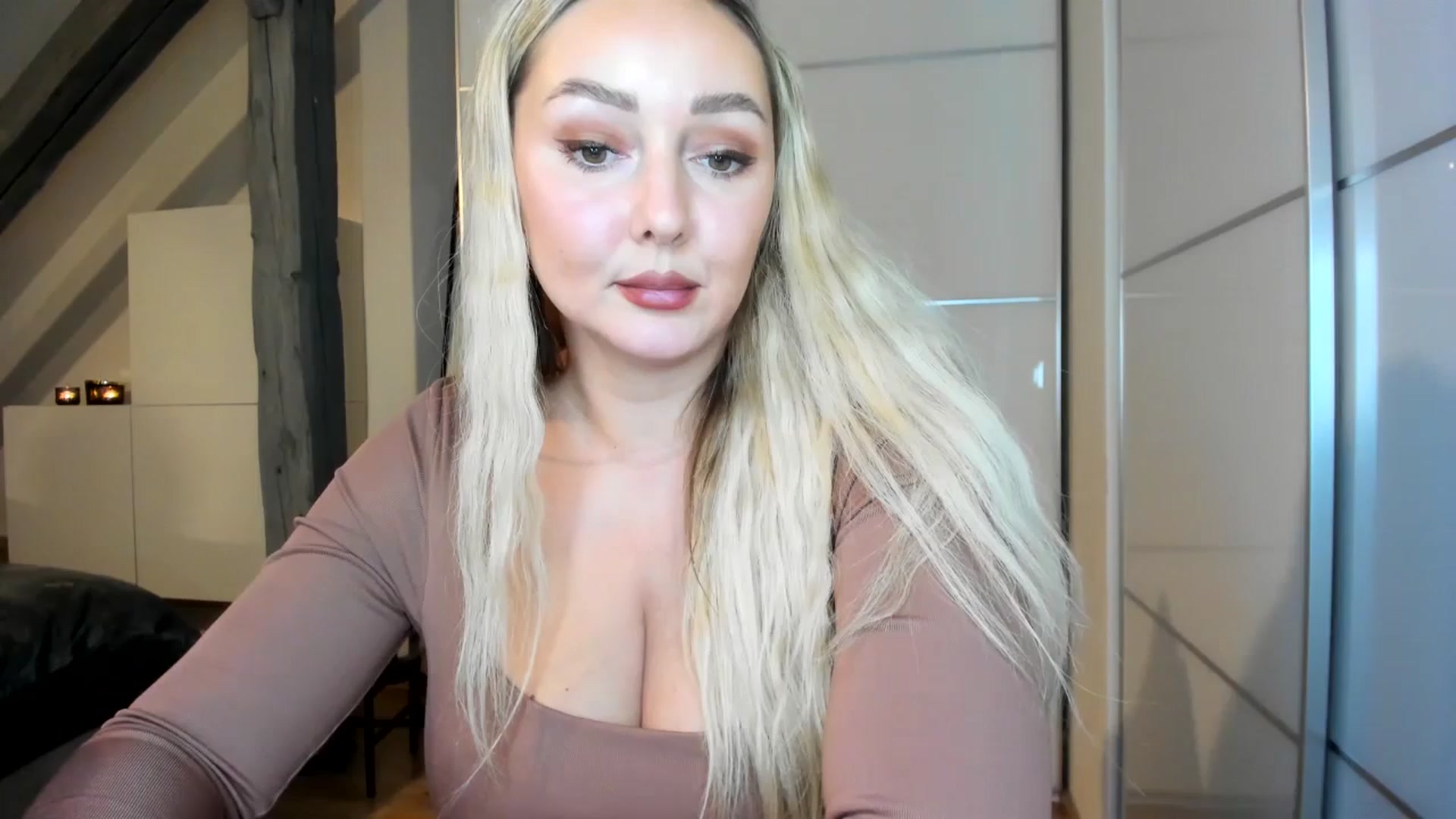 Gallery image thumbnail from Mi_Ha's myfreecams stream on, 11/13/2025, 15:53 image 17 of 20