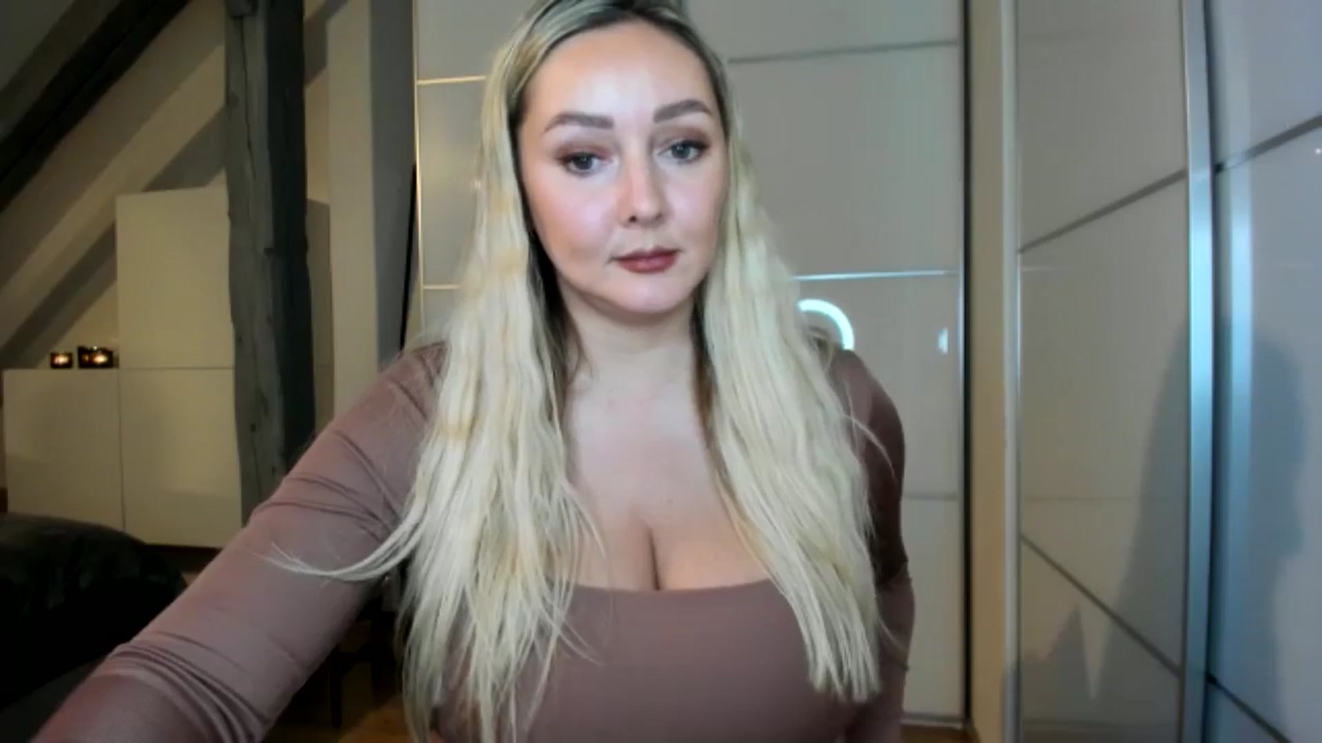 Gallery image thumbnail from Mi_Ha's myfreecams stream on, 11/13/2025, 15:53 image 14 of 20