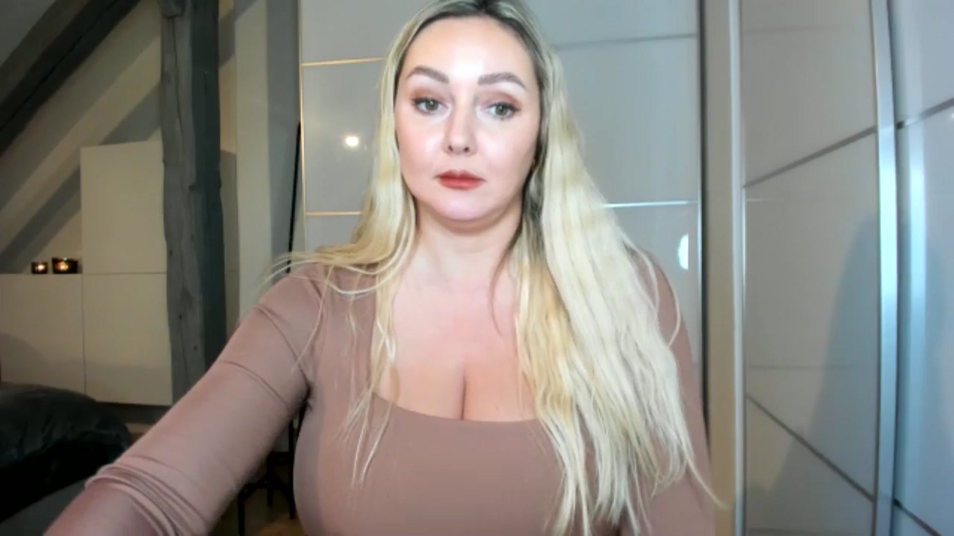 Gallery image thumbnail from Mi_Ha's myfreecams stream on, 11/13/2025, 21:41 image 11 of 20