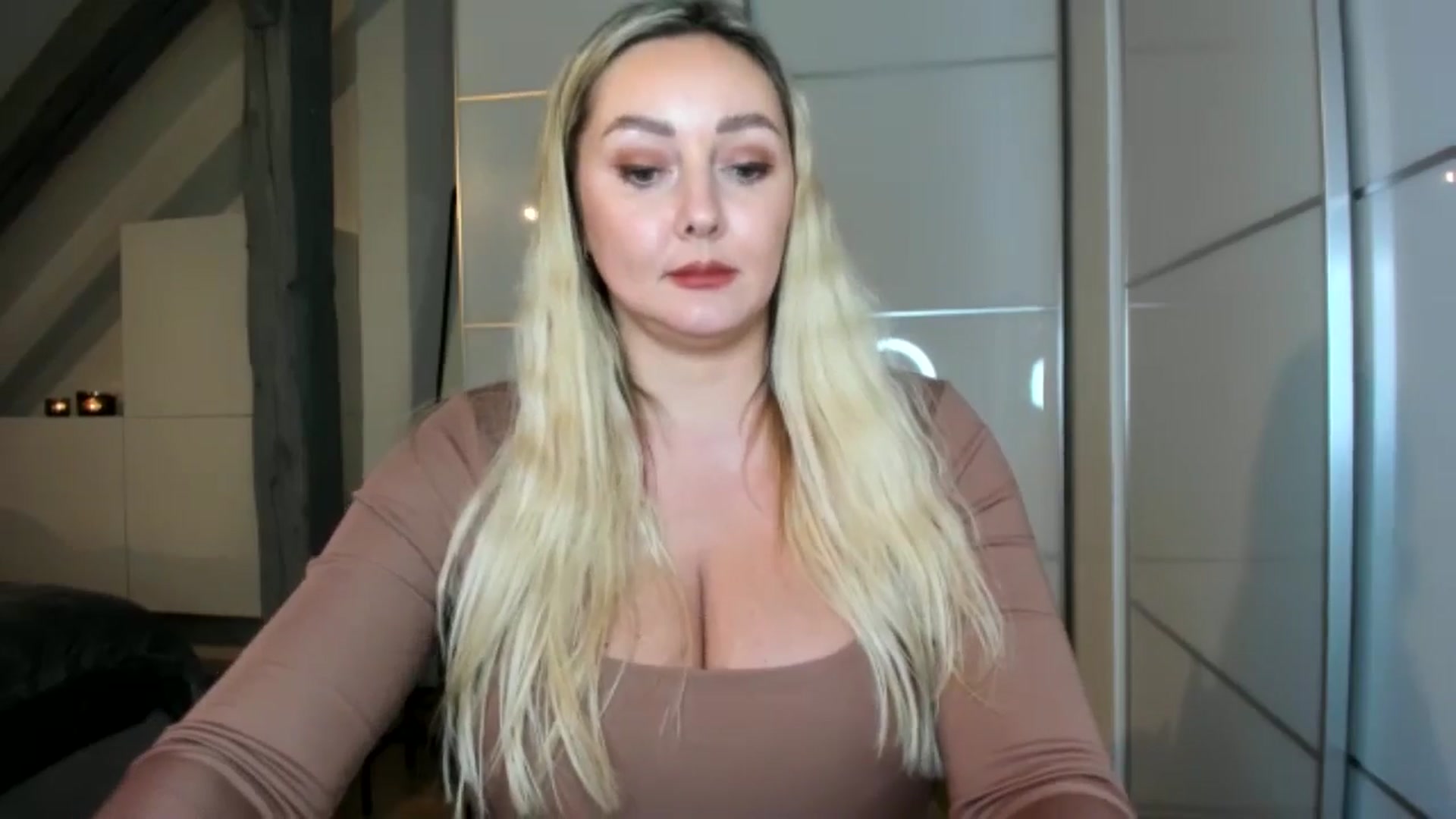 Gallery image thumbnail from Mi_Ha's myfreecams stream on, 11/13/2025, 22:04 image 13 of 20