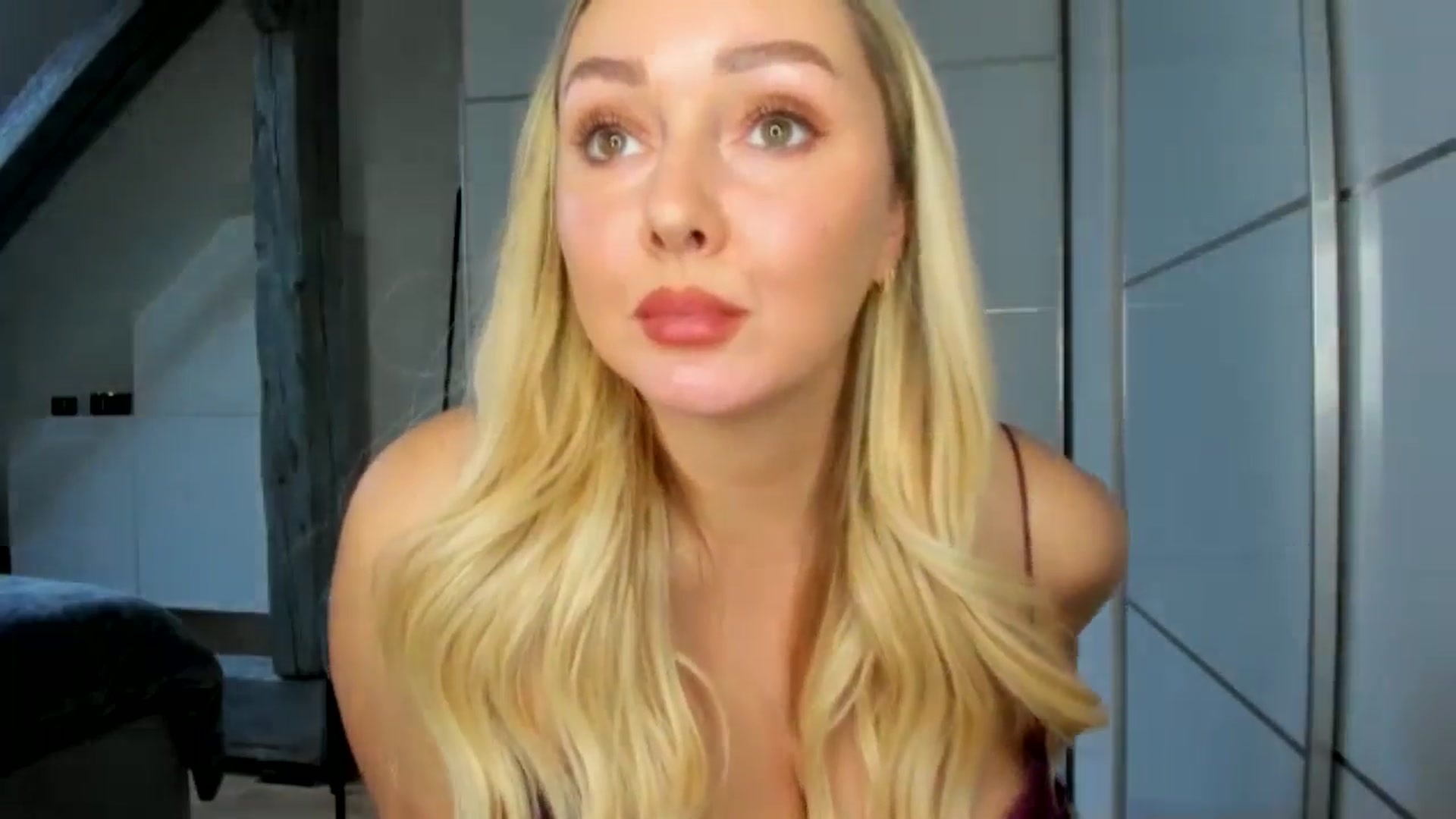 Gallery image thumbnail from Mi_Ha's myfreecams stream on, 11/14/2025, 18:01 image 5 of 20