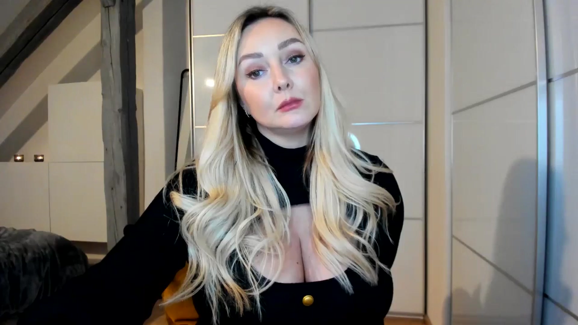 Gallery image thumbnail from Mi_Ha's myfreecams stream on, 11/17/2025, 15:49 image 17 of 20