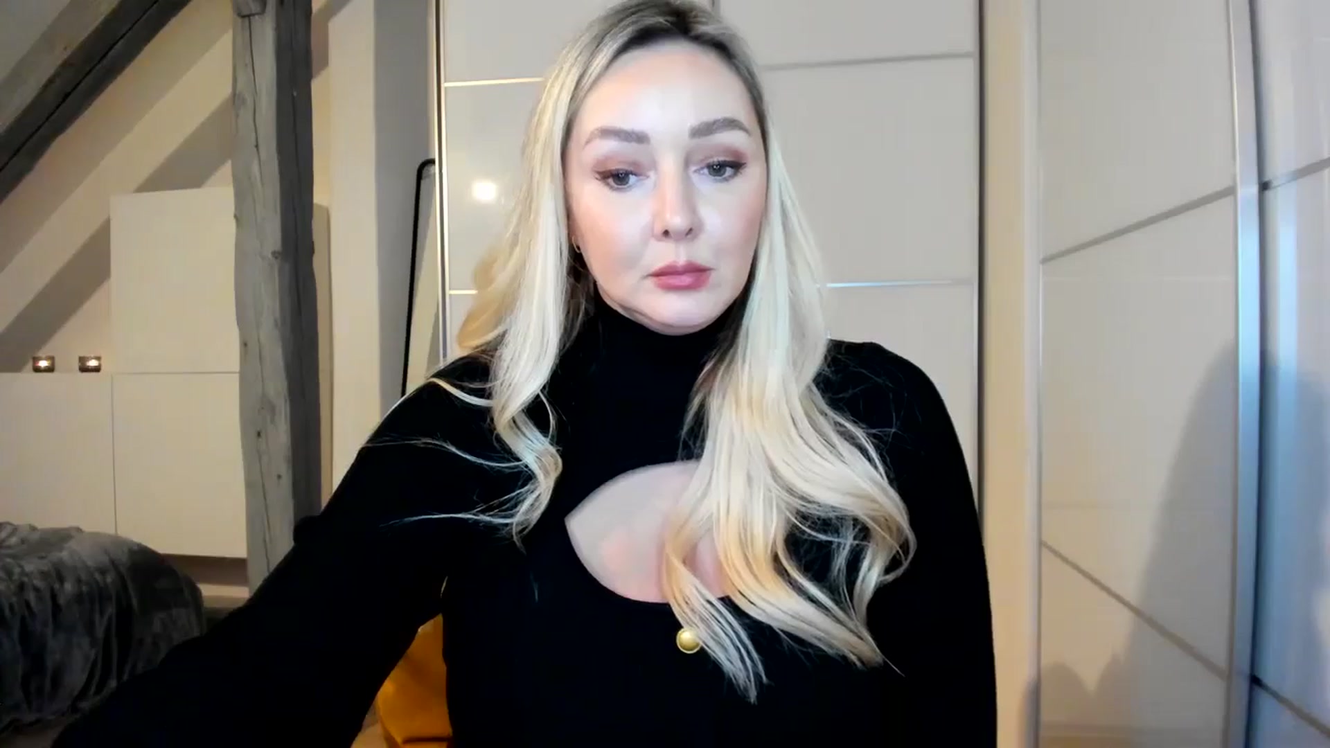 Gallery image thumbnail from Mi_Ha's myfreecams stream on, 11/17/2025, 15:49 image 14 of 20