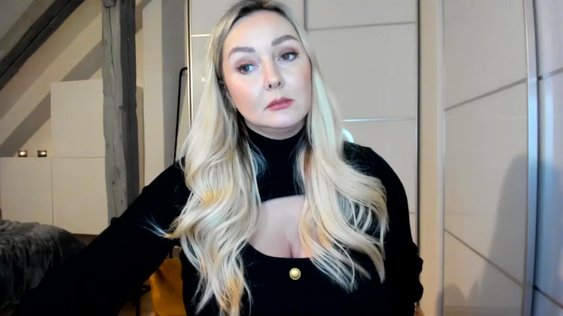 Gallery image thumbnail from Mi_Ha's myfreecams stream on, 11/17/2025, 15:49 image 19 of 20