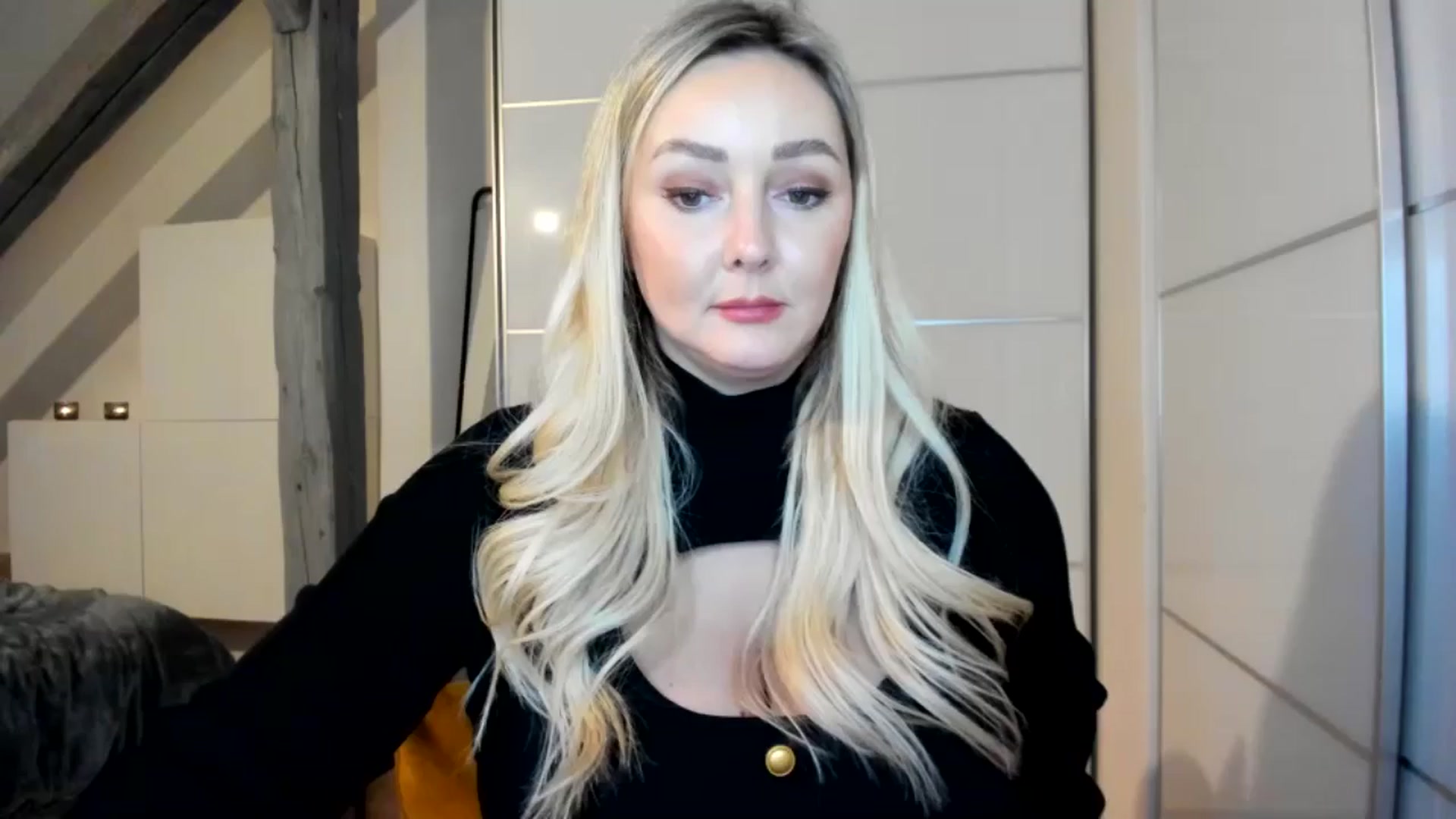 Gallery image thumbnail from Mi_Ha's myfreecams stream on, 11/17/2025, 16:40 image 1 of 20