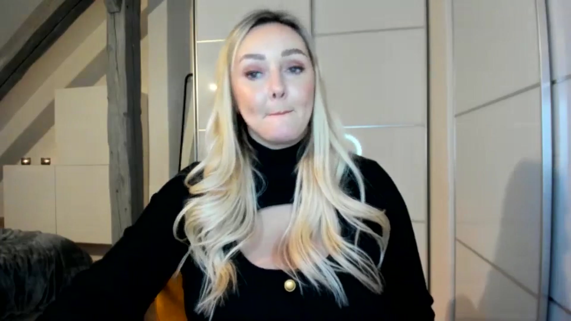 Gallery image thumbnail from Mi_Ha's myfreecams stream on, 11/17/2025, 16:40 image 4 of 20