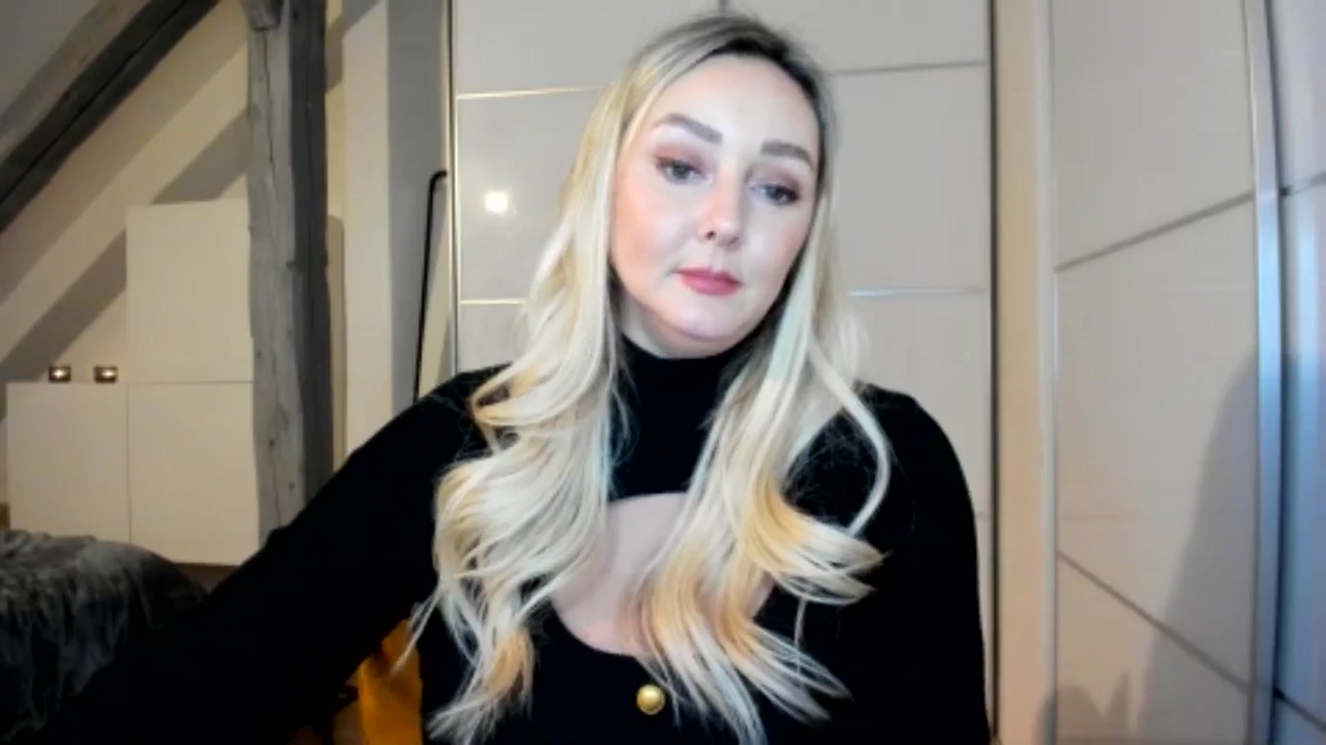 Gallery image thumbnail from Mi_Ha's myfreecams stream on, 11/17/2025, 16:40 image 5 of 20