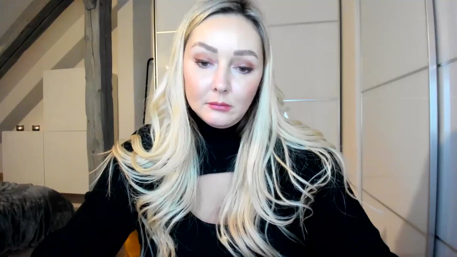 Gallery image thumbnail from Mi_Ha's myfreecams stream on, 11/17/2025, 16:40 image 19 of 20