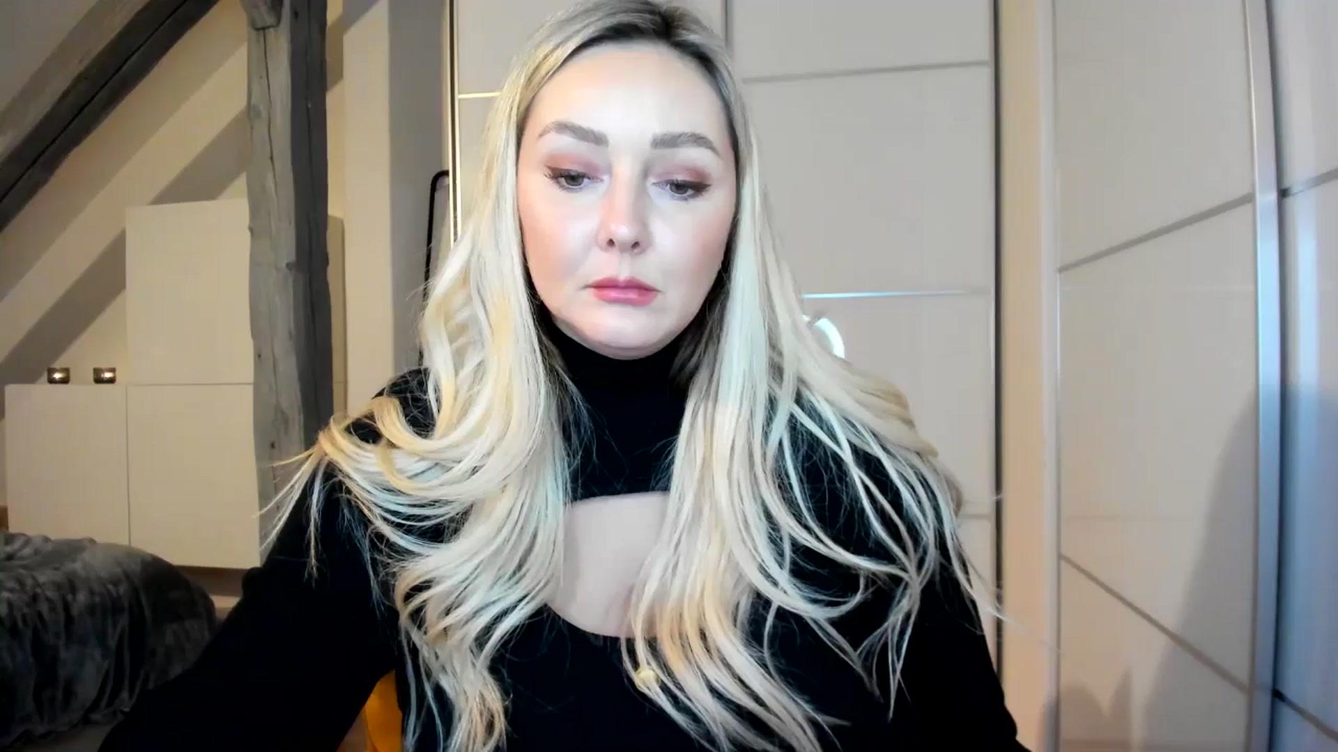 Gallery image thumbnail from Mi_Ha's myfreecams stream on, 11/17/2025, 16:40 image 18 of 20