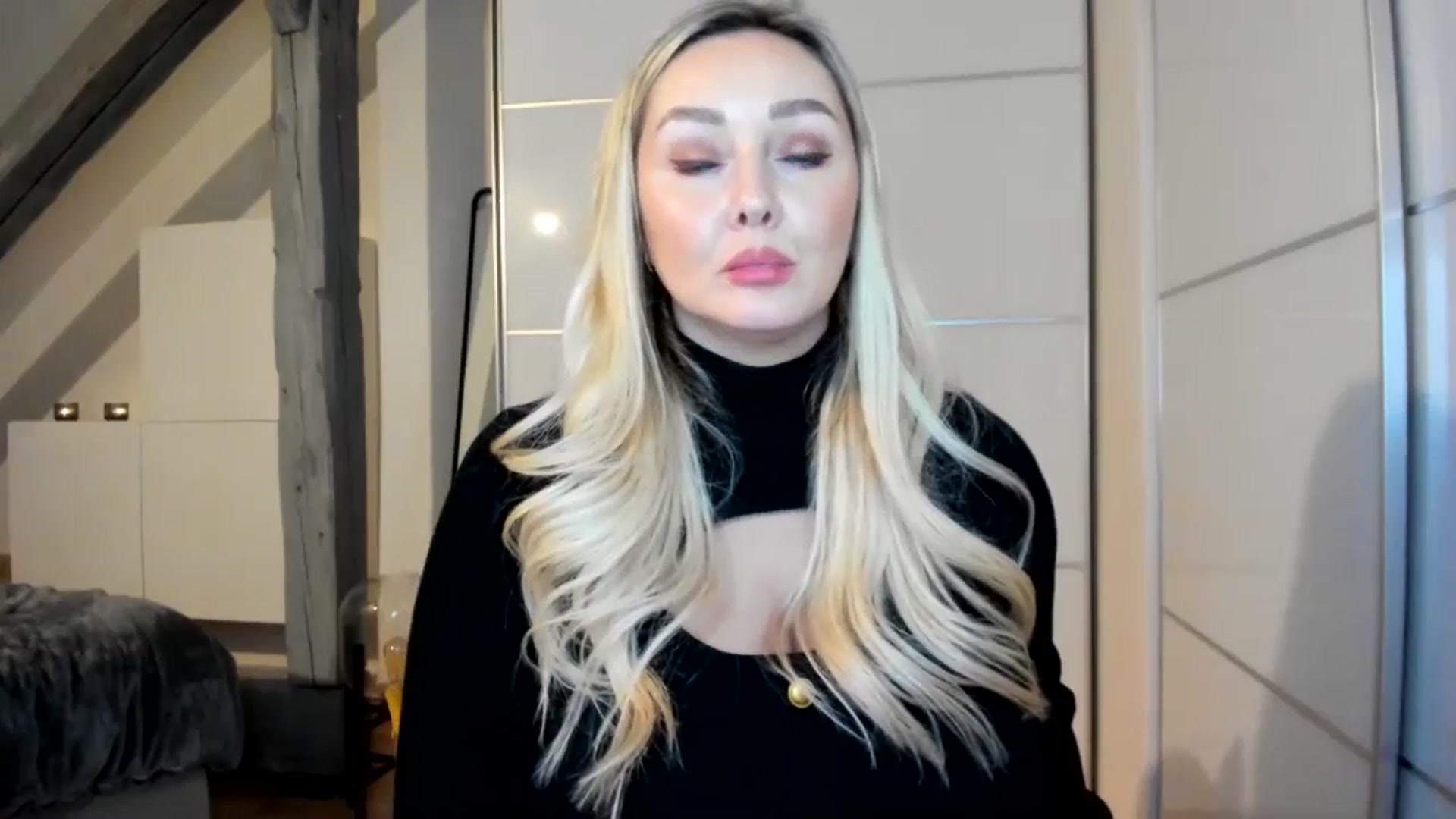 Gallery image thumbnail from Mi_Ha's myfreecams stream on, 11/17/2025, 16:40 image 12 of 20