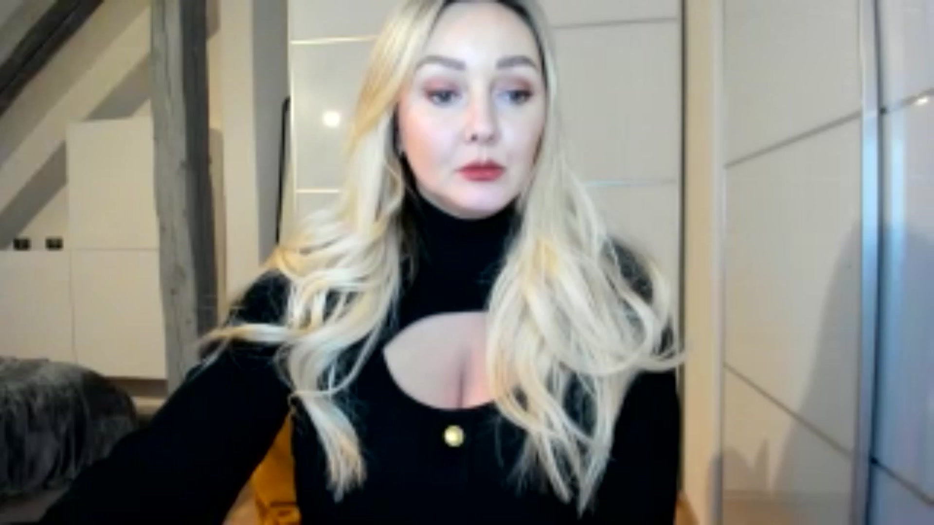 Gallery image thumbnail from Mi_Ha's myfreecams stream on, 11/17/2025, 21:25 image 1 of 20