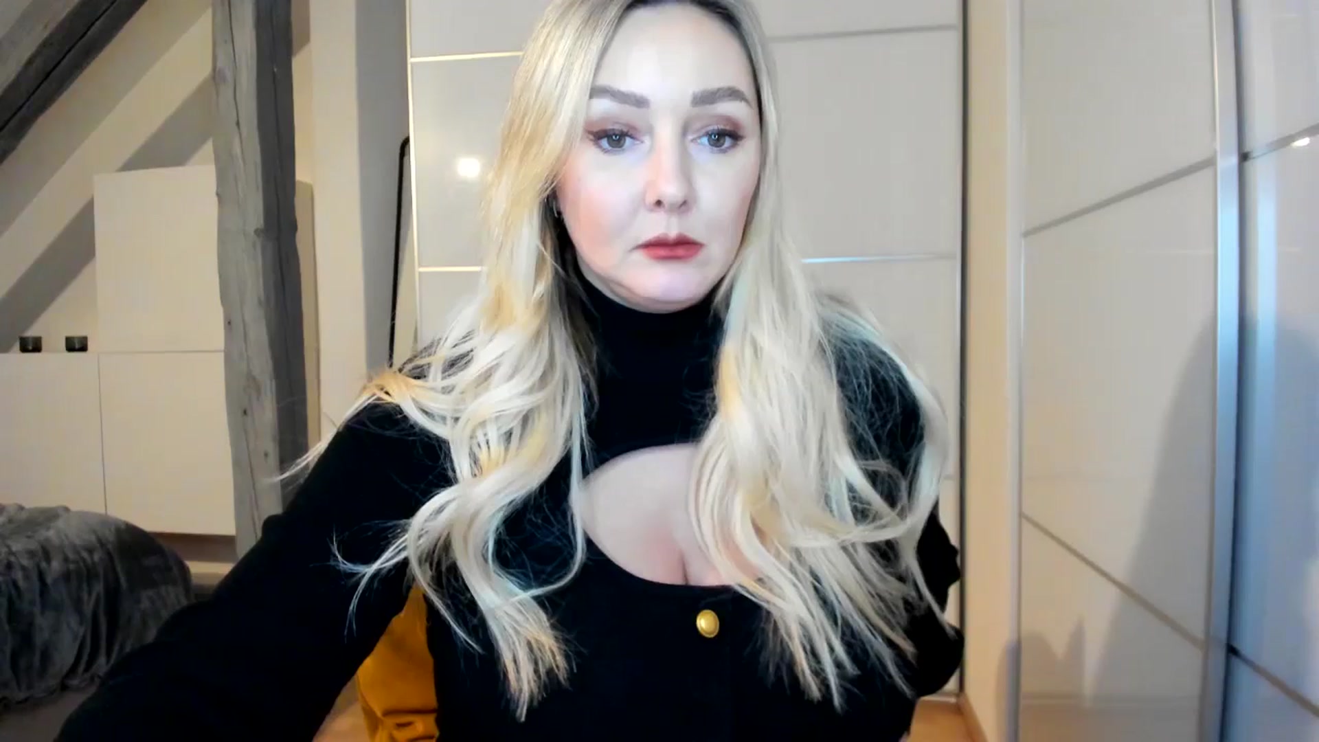 Gallery image thumbnail from Mi_Ha's myfreecams stream on, 11/17/2025, 21:25 image 2 of 20