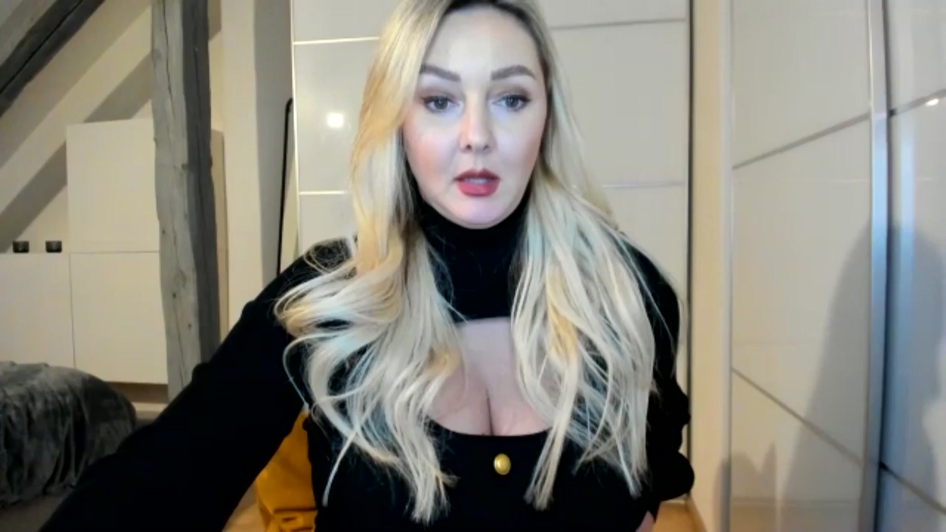 Gallery image thumbnail from Mi_Ha's myfreecams stream on, 11/17/2025, 21:25 image 11 of 20