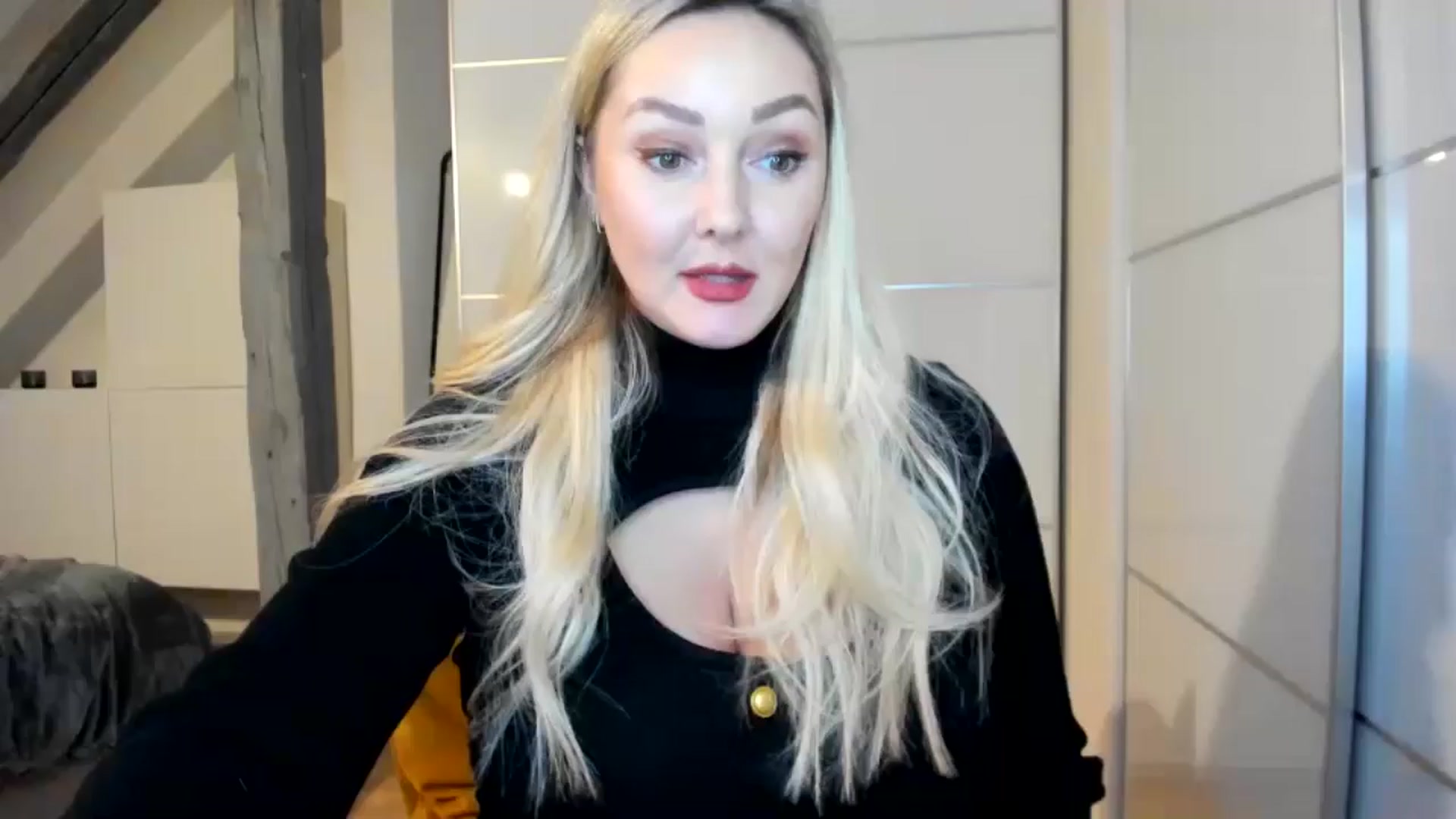 Gallery image thumbnail from Mi_Ha's myfreecams stream on, 11/17/2025, 21:25 image 4 of 20