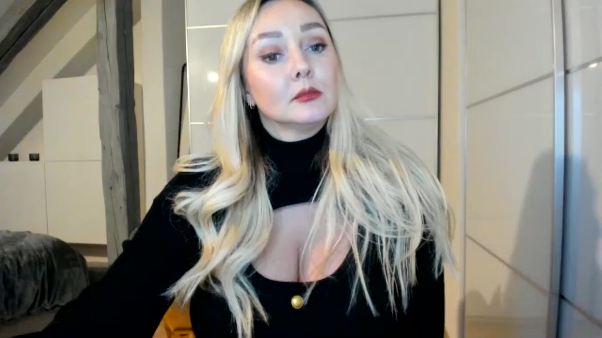 Gallery image thumbnail from Mi_Ha's myfreecams stream on, 11/17/2025, 21:25 image 19 of 20