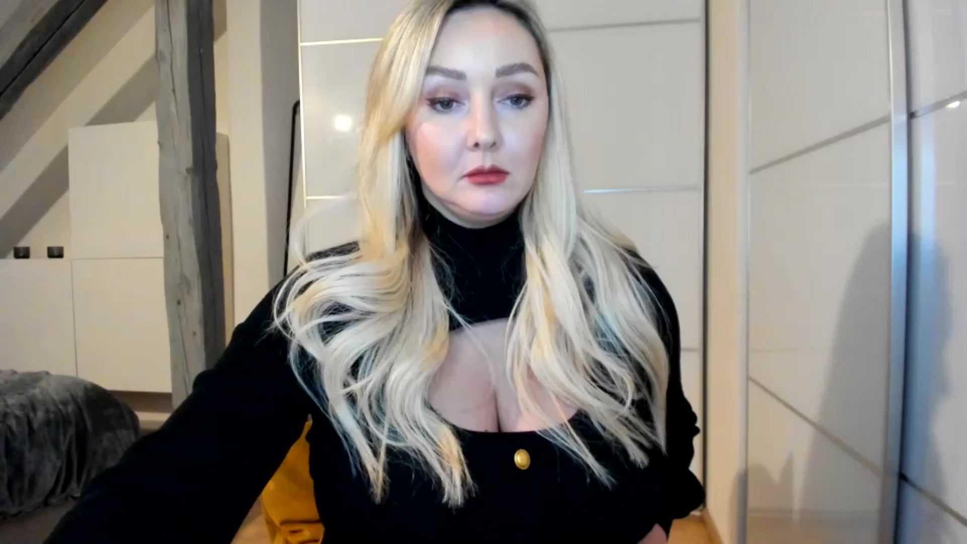 Gallery image thumbnail from Mi_Ha's myfreecams stream on, 11/17/2025, 21:25 image 13 of 20