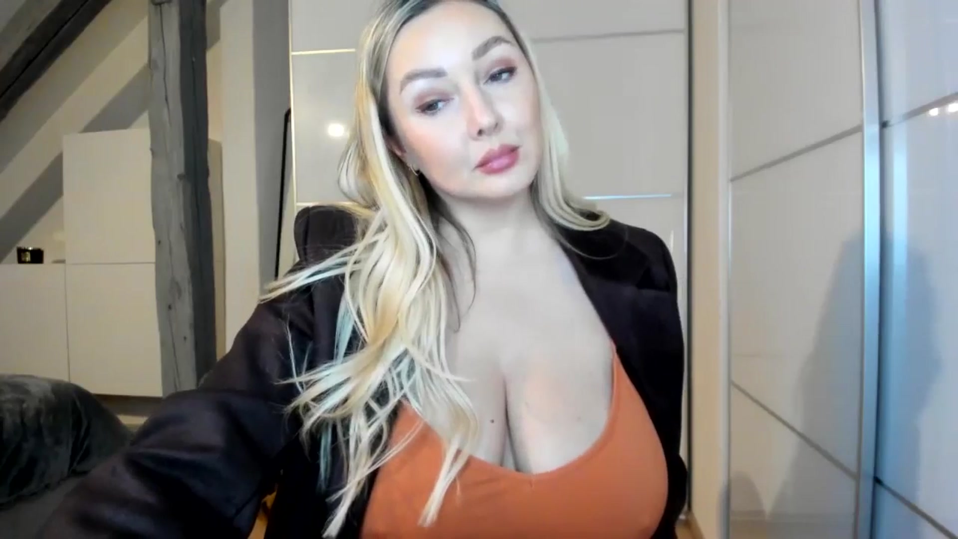 Gallery image thumbnail from Mi_Ha's myfreecams stream on, 11/19/2025, 16:13 image 20 of 20
