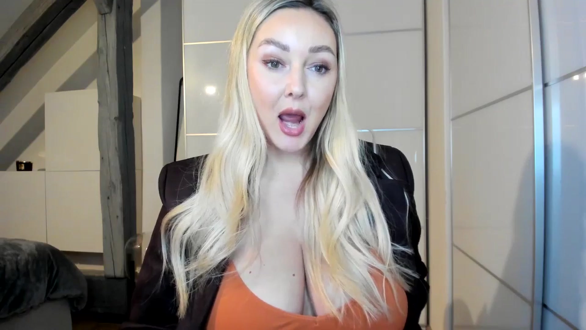 Gallery image thumbnail from Mi_Ha's myfreecams stream on, 11/19/2025, 16:13 image 14 of 20