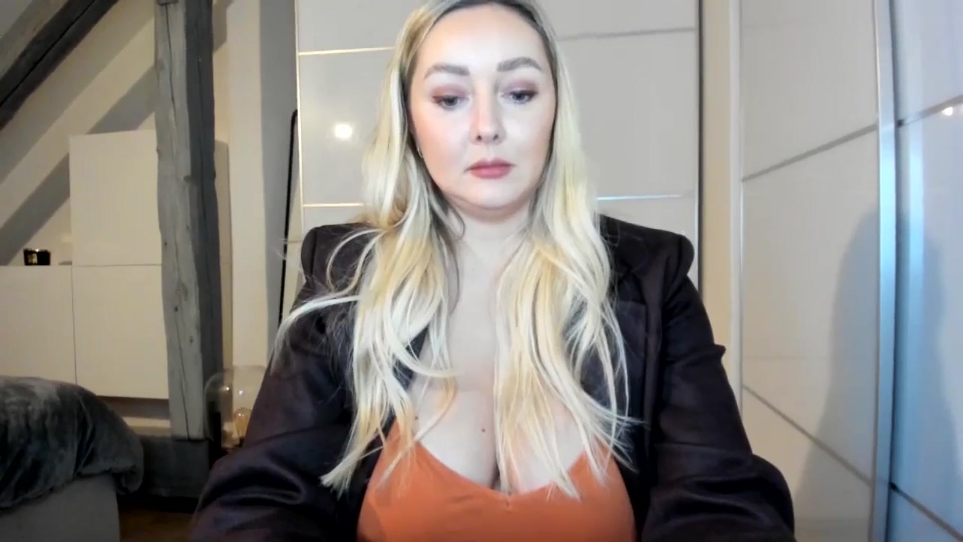 Gallery image thumbnail from Mi_Ha's myfreecams stream on, 11/19/2025, 16:13 image 19 of 20