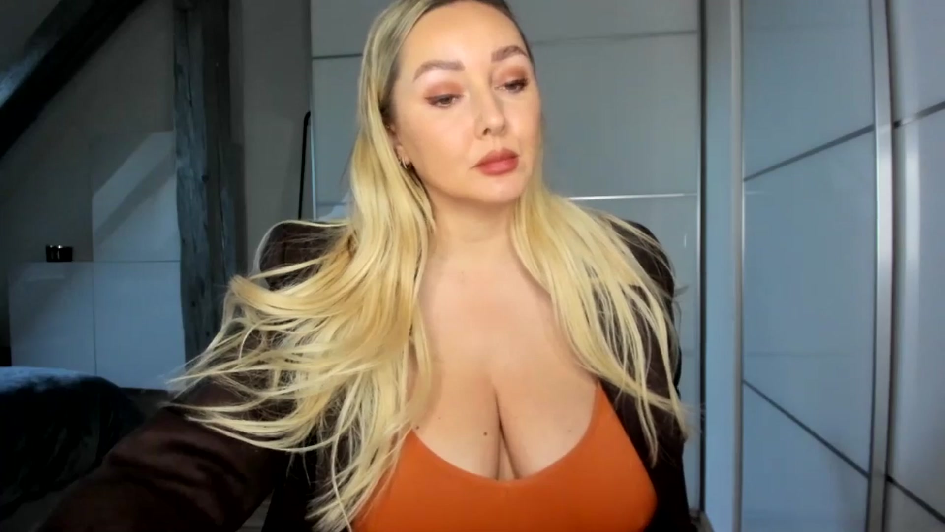 Gallery image thumbnail from Mi_Ha's myfreecams stream on, 11/19/2025, 16:13 image 4 of 20