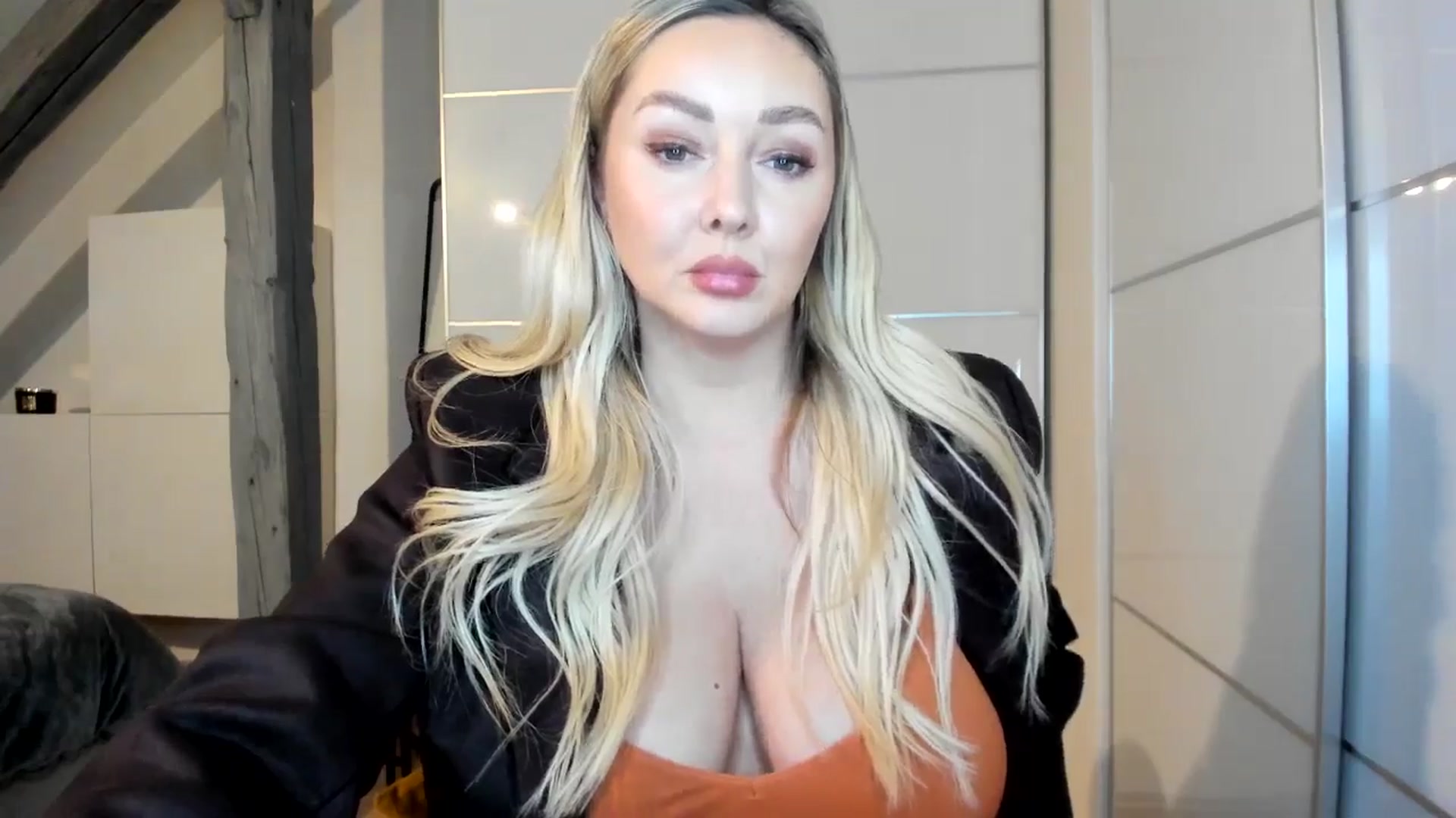 Gallery image thumbnail from Mi_Ha's myfreecams stream on, 11/19/2025, 16:56 image 3 of 20
