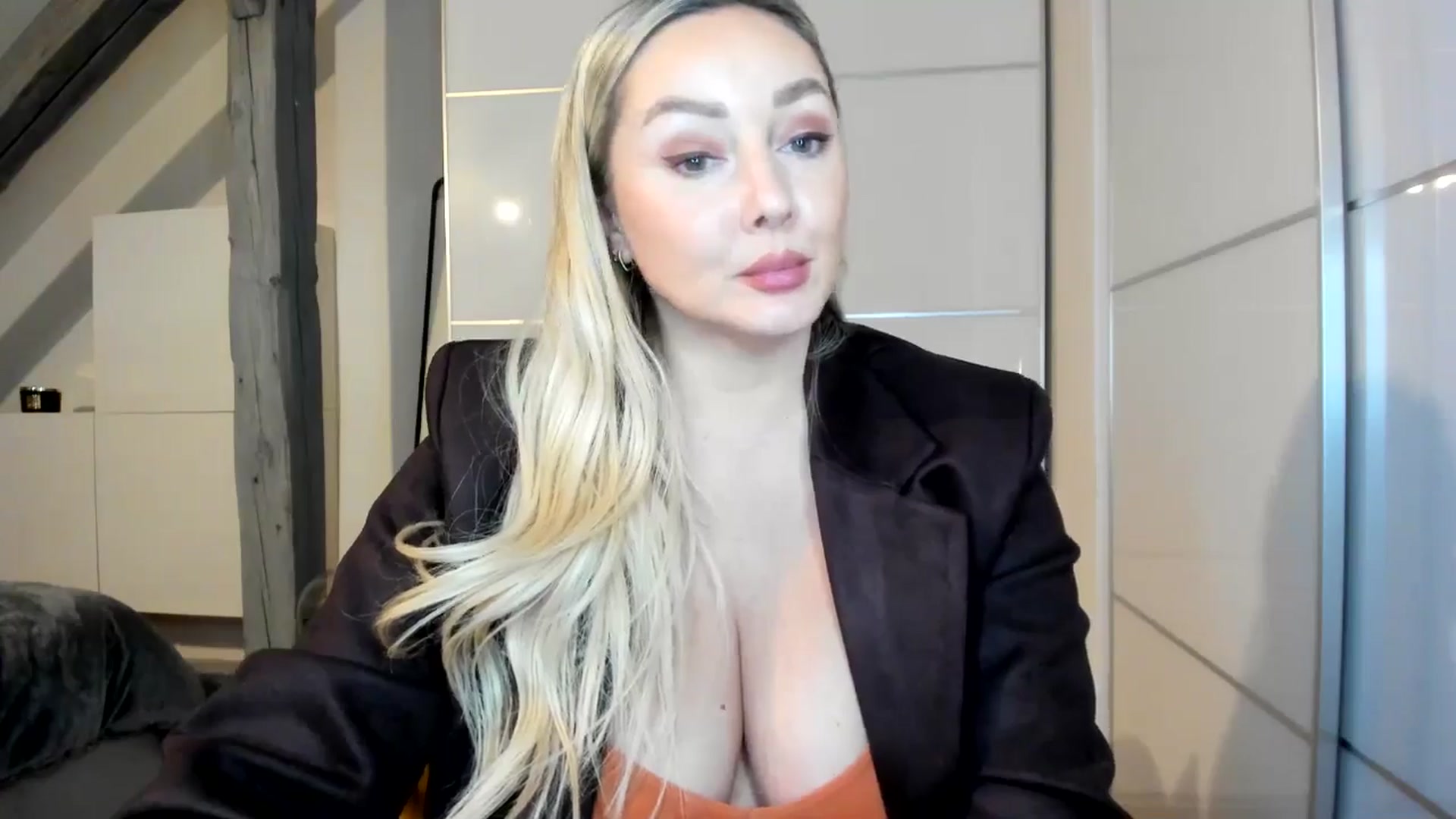 Gallery image thumbnail from Mi_Ha's myfreecams stream on, 11/19/2025, 16:56 image 16 of 20