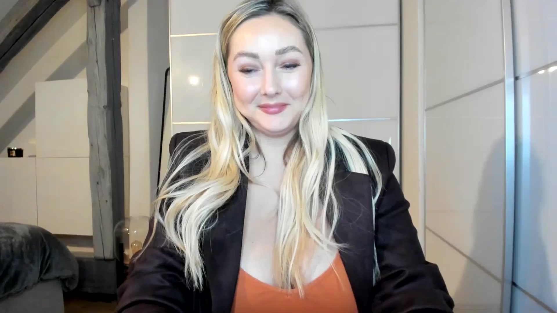 Gallery image thumbnail from Mi_Ha's myfreecams stream on, 11/19/2025, 16:56 image 9 of 20