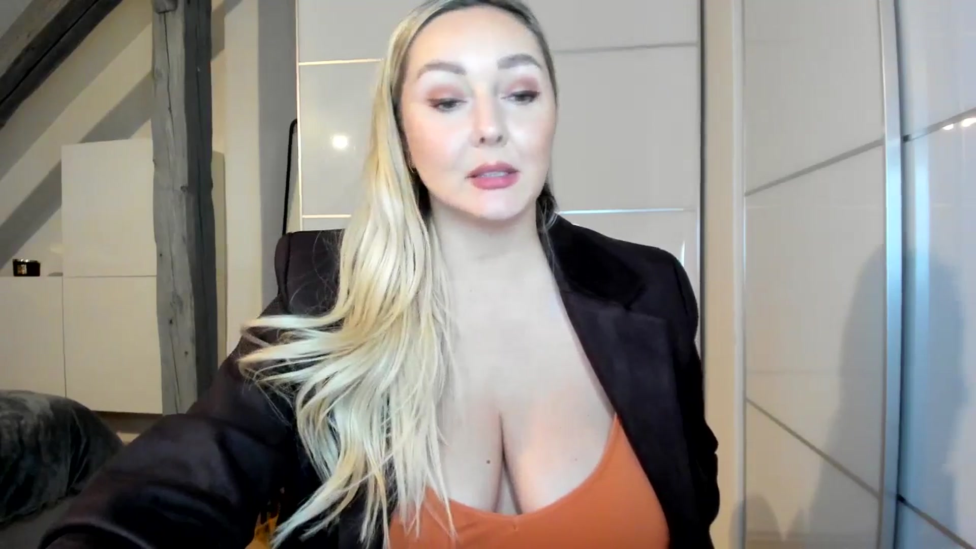 Gallery image thumbnail from Mi_Ha's myfreecams stream on, 11/19/2025, 16:56 image 12 of 20