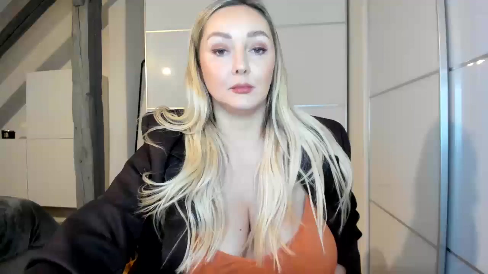 Gallery image thumbnail from Mi_Ha's myfreecams stream on, 11/19/2025, 16:56 image 5 of 20