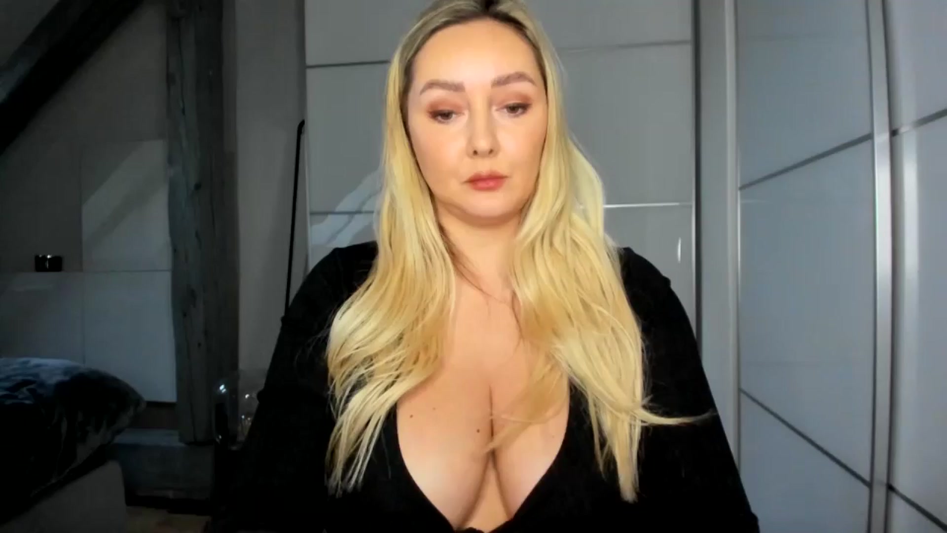 Gallery image thumbnail from Mi_Ha's myfreecams stream on, 11/20/2025, 17:24 image 1 of 20