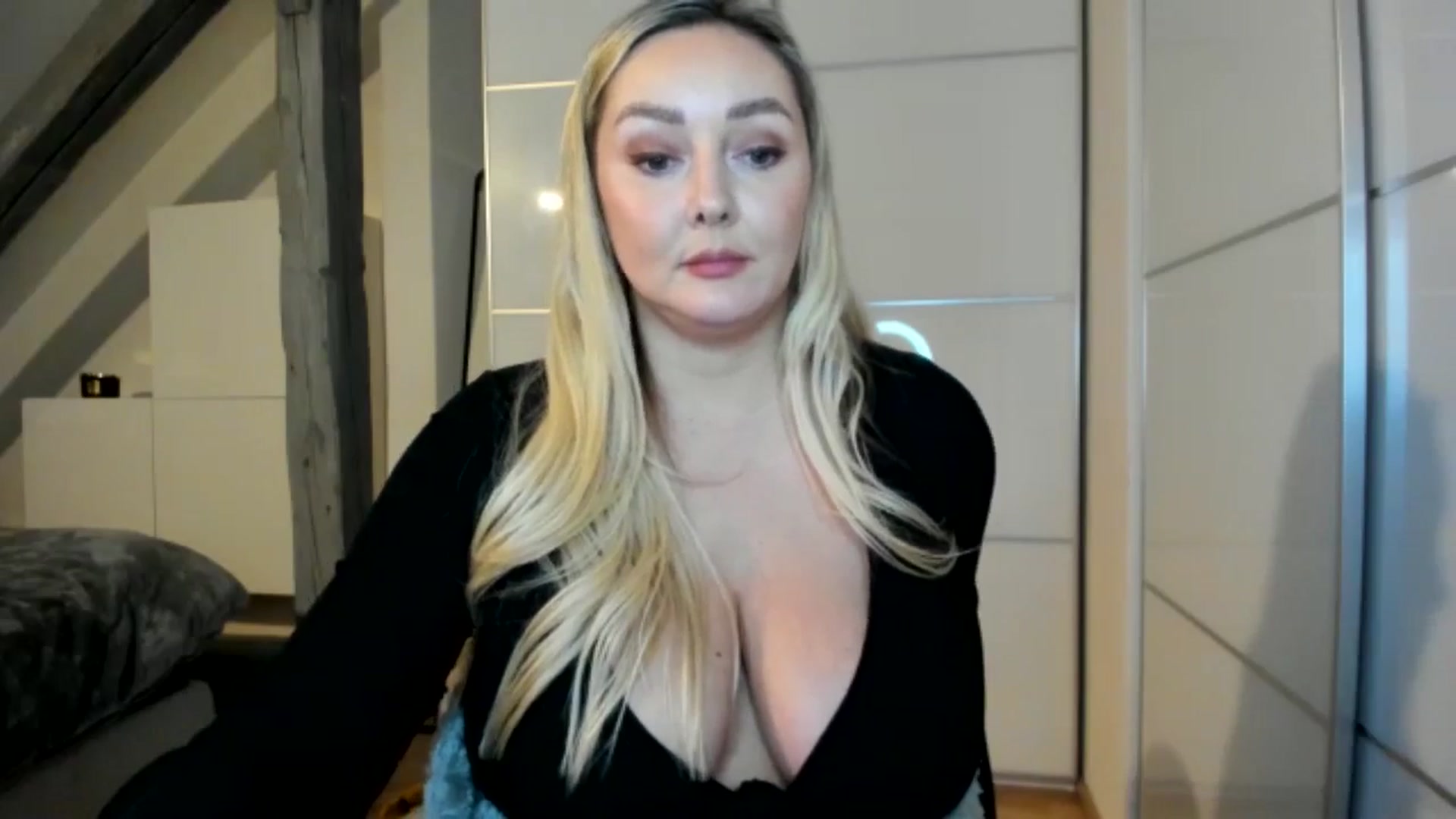 Gallery image thumbnail from Mi_Ha's myfreecams stream on, 11/20/2025, 17:24 image 19 of 20