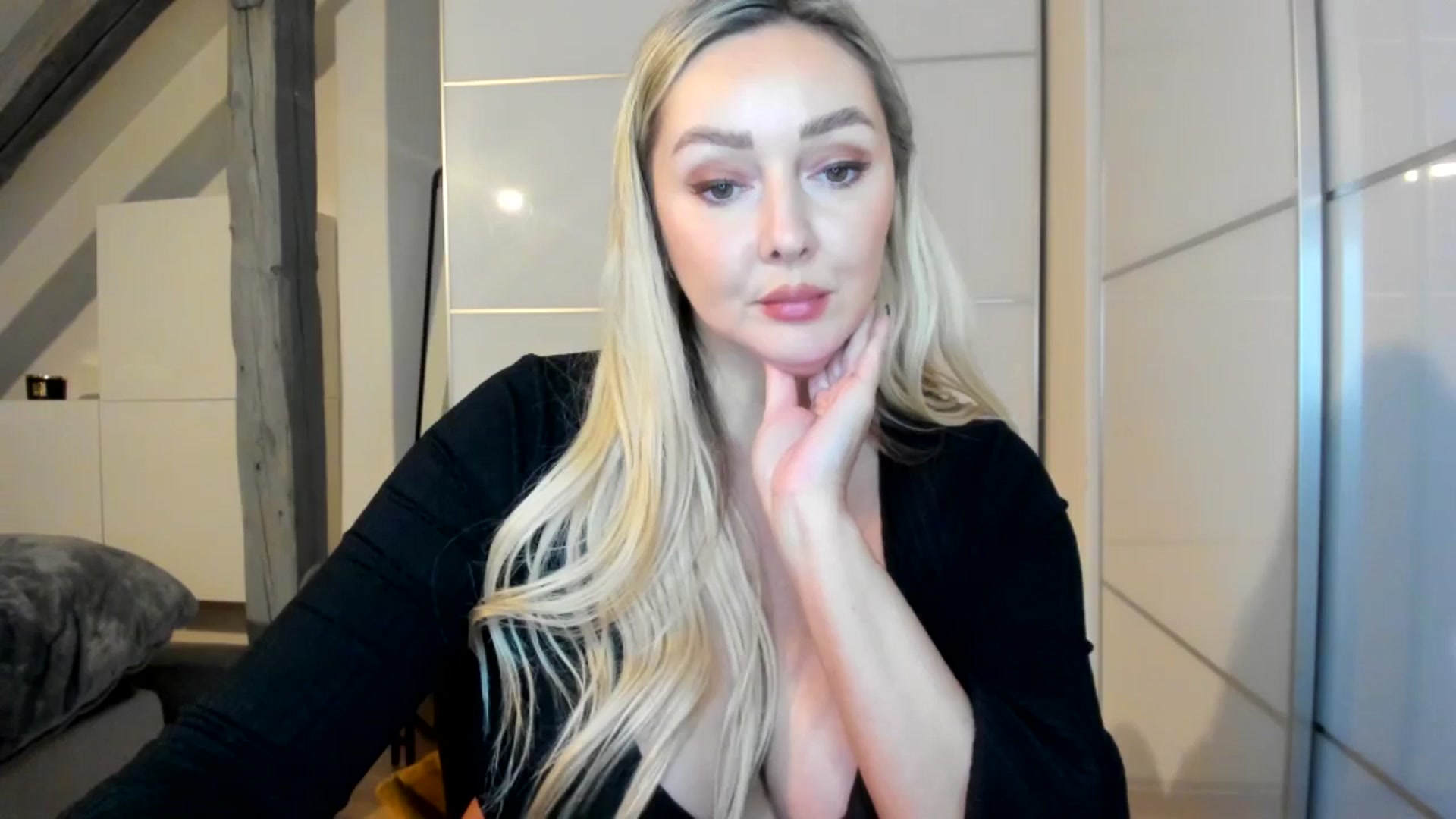 Gallery image thumbnail from Mi_Ha's myfreecams stream on, 11/20/2025, 17:24 image 12 of 20