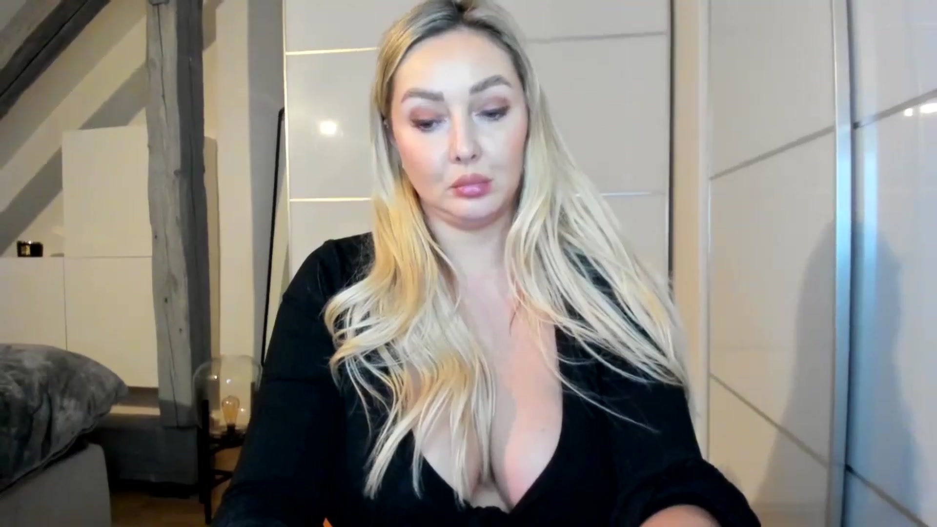 Gallery image thumbnail from Mi_Ha's myfreecams stream on, 11/20/2025, 17:24 image 14 of 20