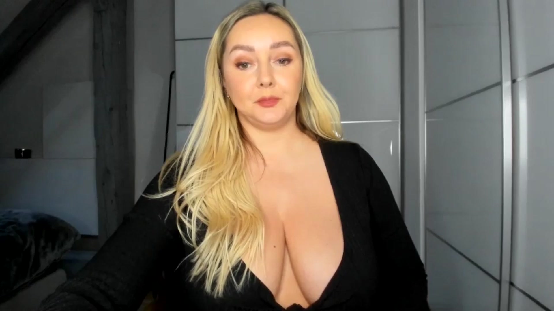 Gallery image thumbnail from Mi_Ha's myfreecams stream on, 11/20/2025, 17:24 image 3 of 20