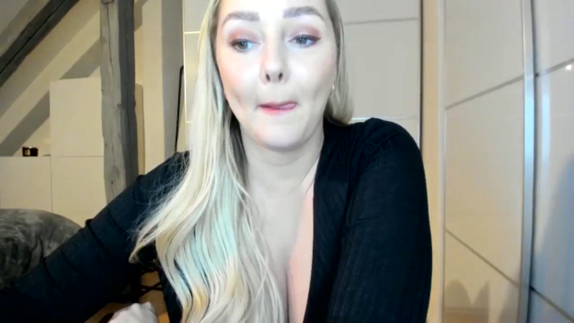 Gallery image thumbnail from Mi_Ha's myfreecams stream on, 11/20/2025, 17:24 image 7 of 20