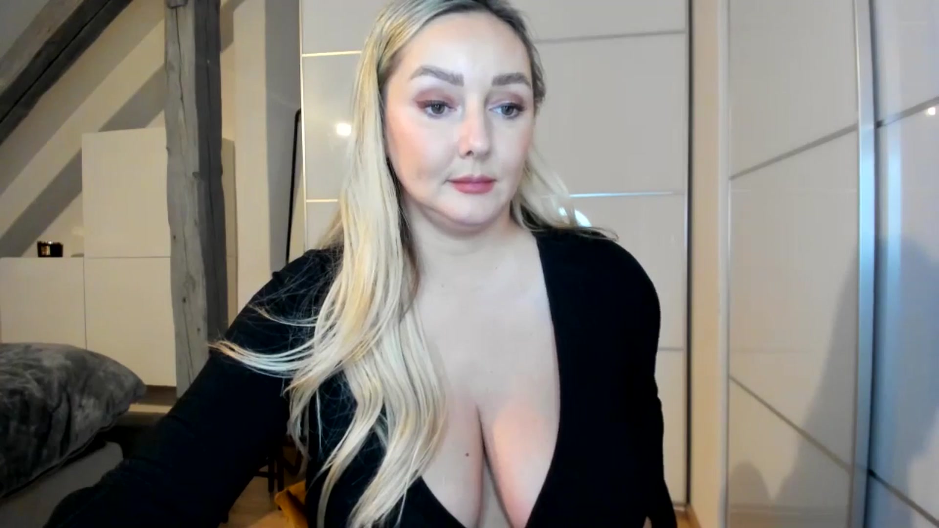 Gallery image thumbnail from Mi_Ha's myfreecams stream on, 11/20/2025, 17:24 image 11 of 20