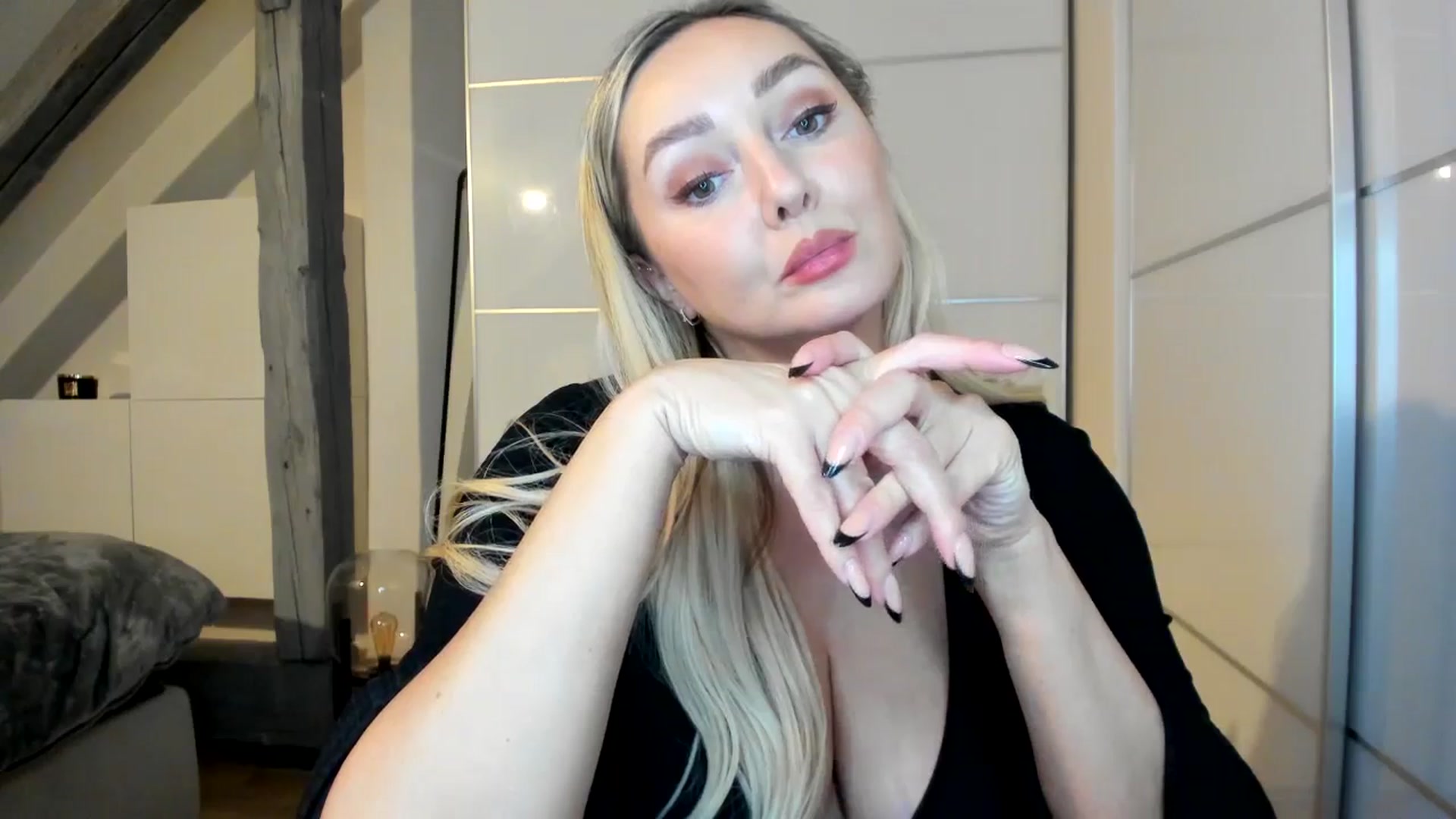 Gallery image thumbnail from Mi_Ha's myfreecams stream on, 11/20/2025, 17:24 image 10 of 20