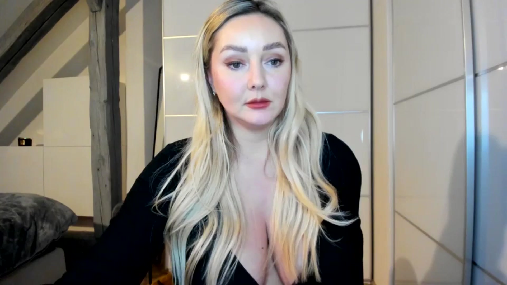 Gallery image thumbnail from Mi_Ha's myfreecams stream on, 11/20/2025, 21:59 image 2 of 20