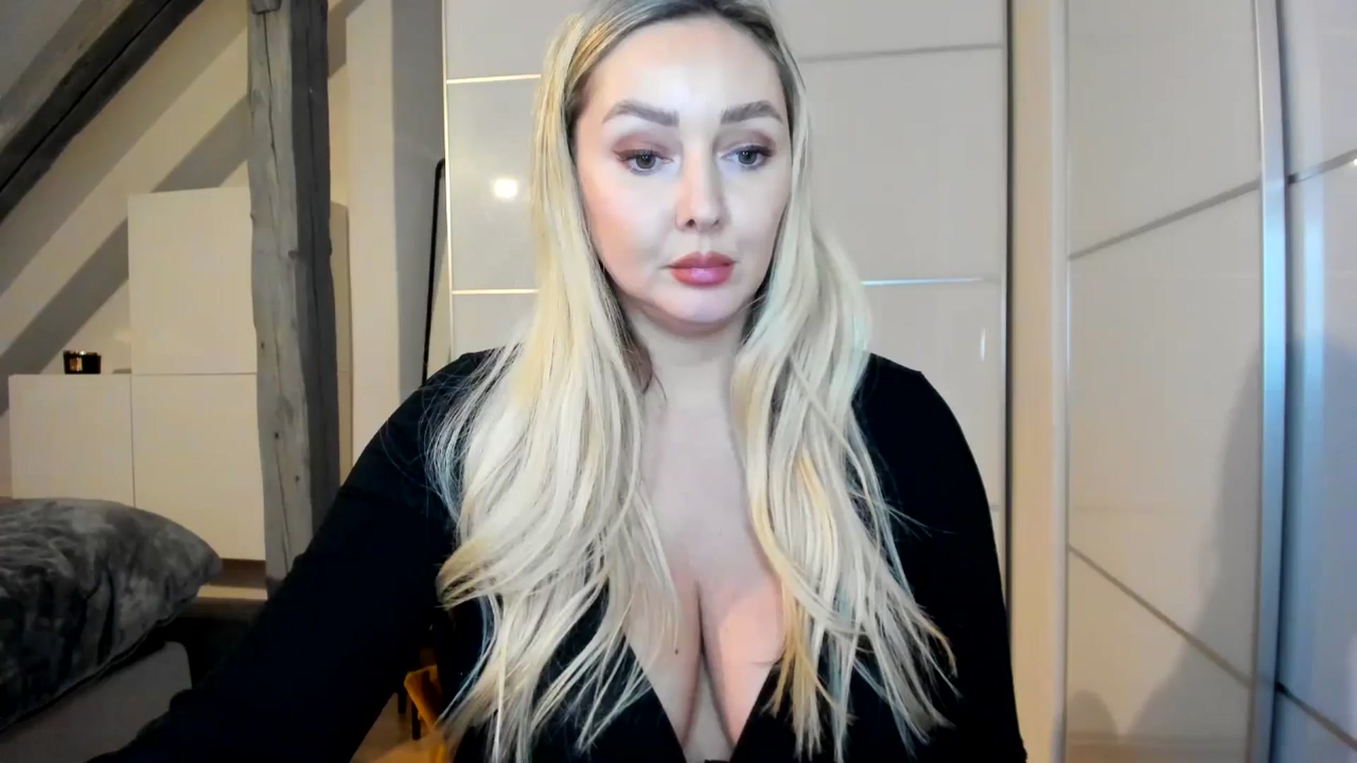 Gallery image thumbnail from Mi_Ha's myfreecams stream on, 11/20/2025, 23:07 image 12 of 20