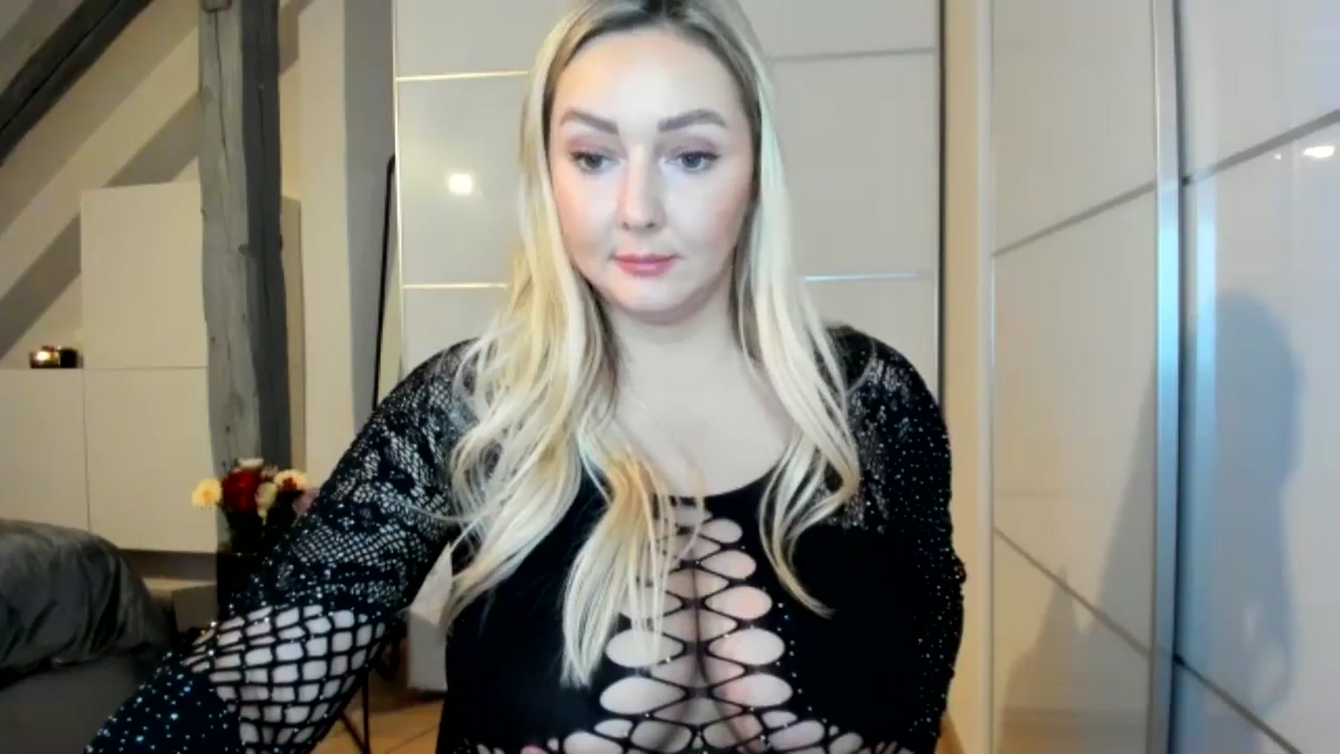Gallery image thumbnail from Mi_Ha's myfreecams stream on, 11/22/2025, 16:43 image 14 of 20