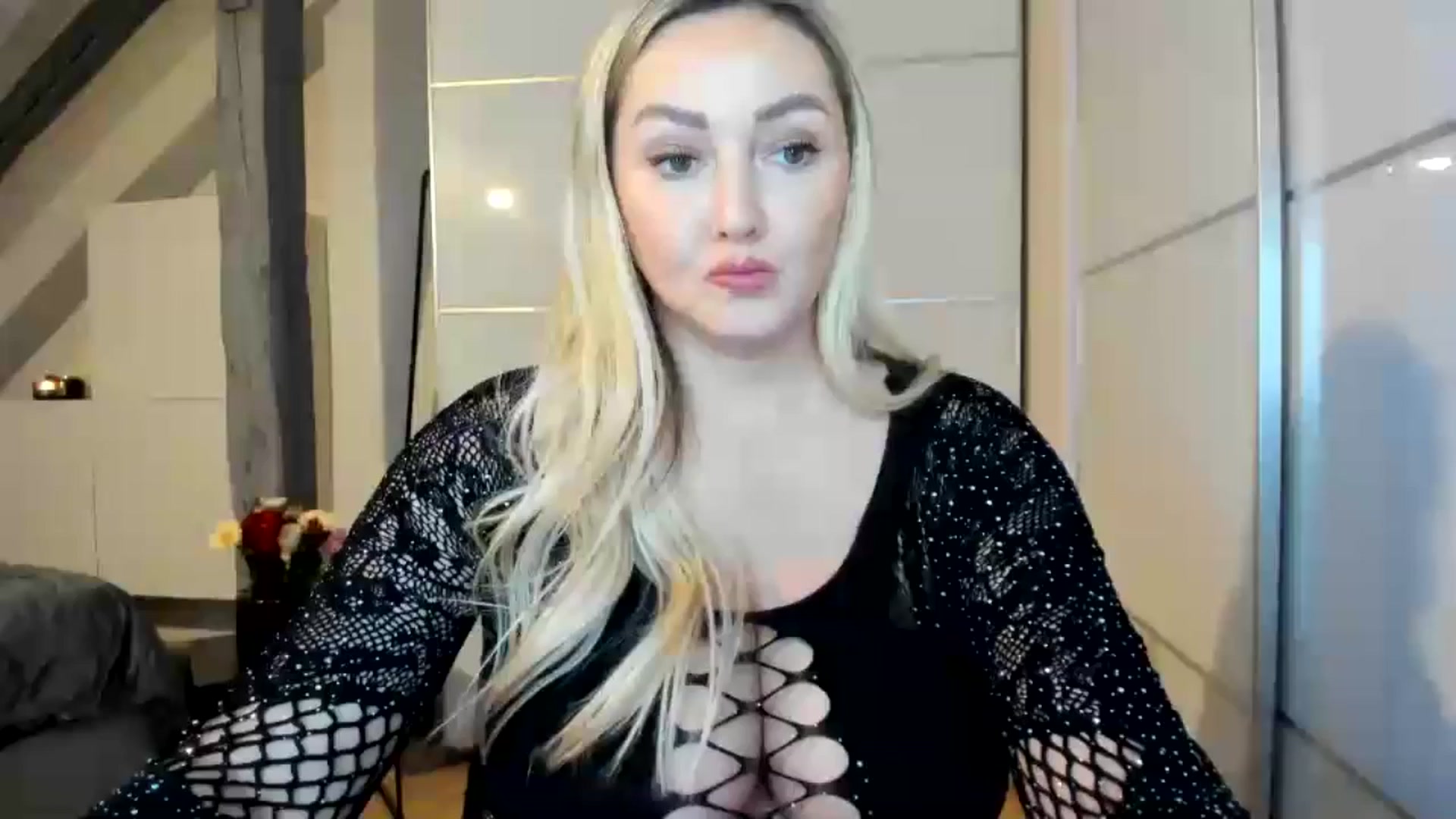 Gallery image thumbnail from Mi_Ha's myfreecams stream on, 11/22/2025, 16:43 image 12 of 20
